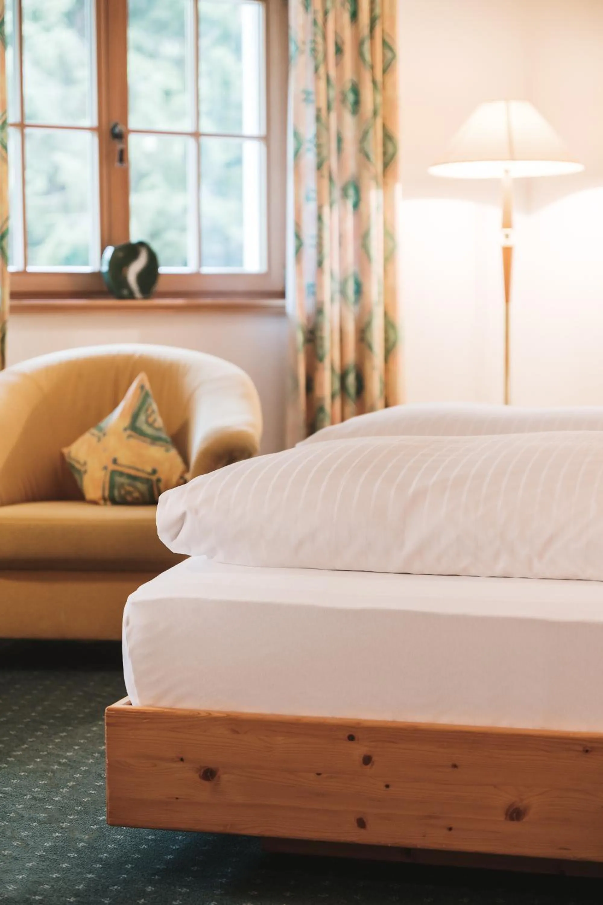 Bed in Heimspitze - Alpenhotel SKI-IN & Wirtshaus