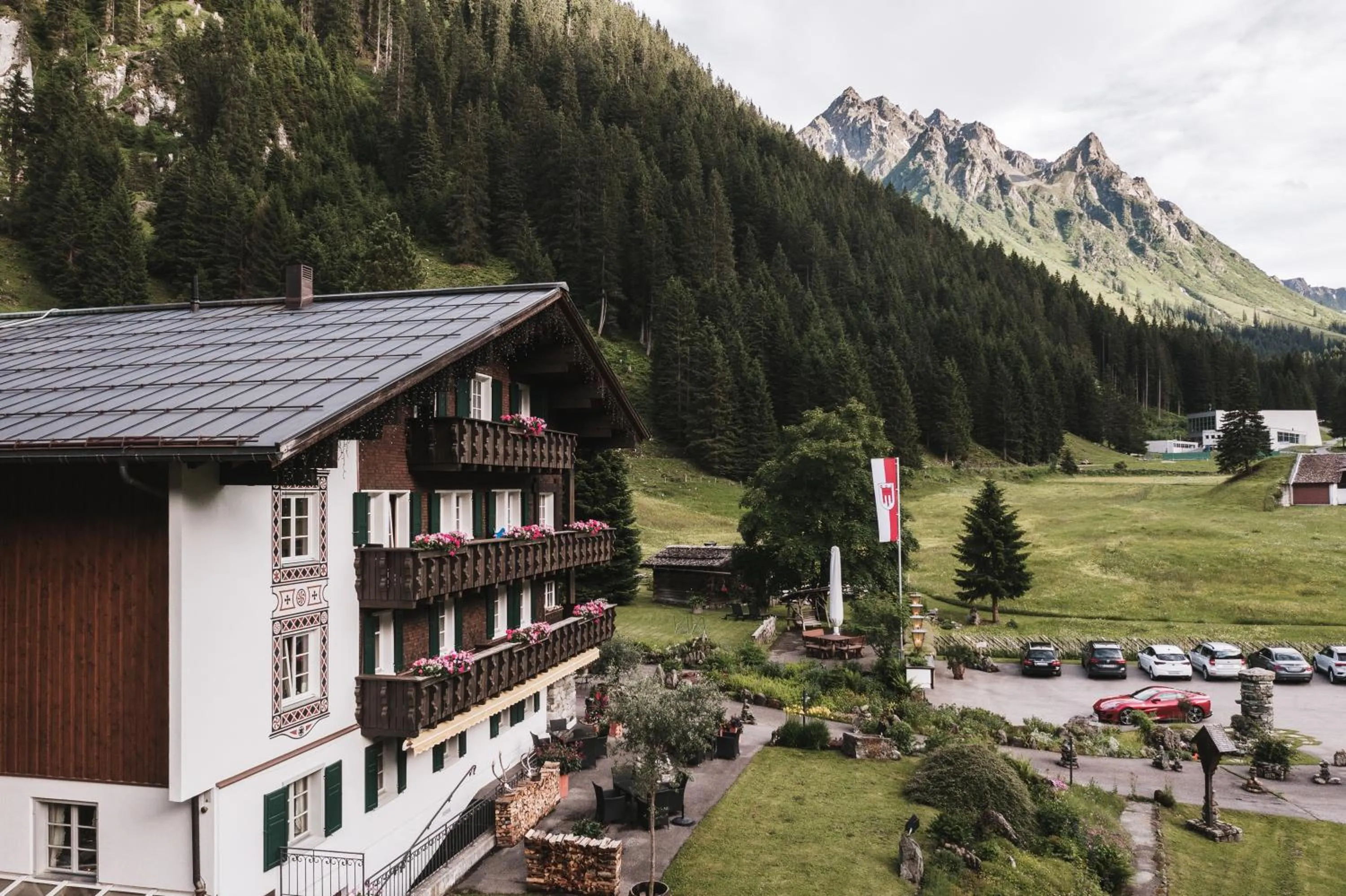 Property building in Heimspitze - Alpenhotel SKI-IN & Wirtshaus