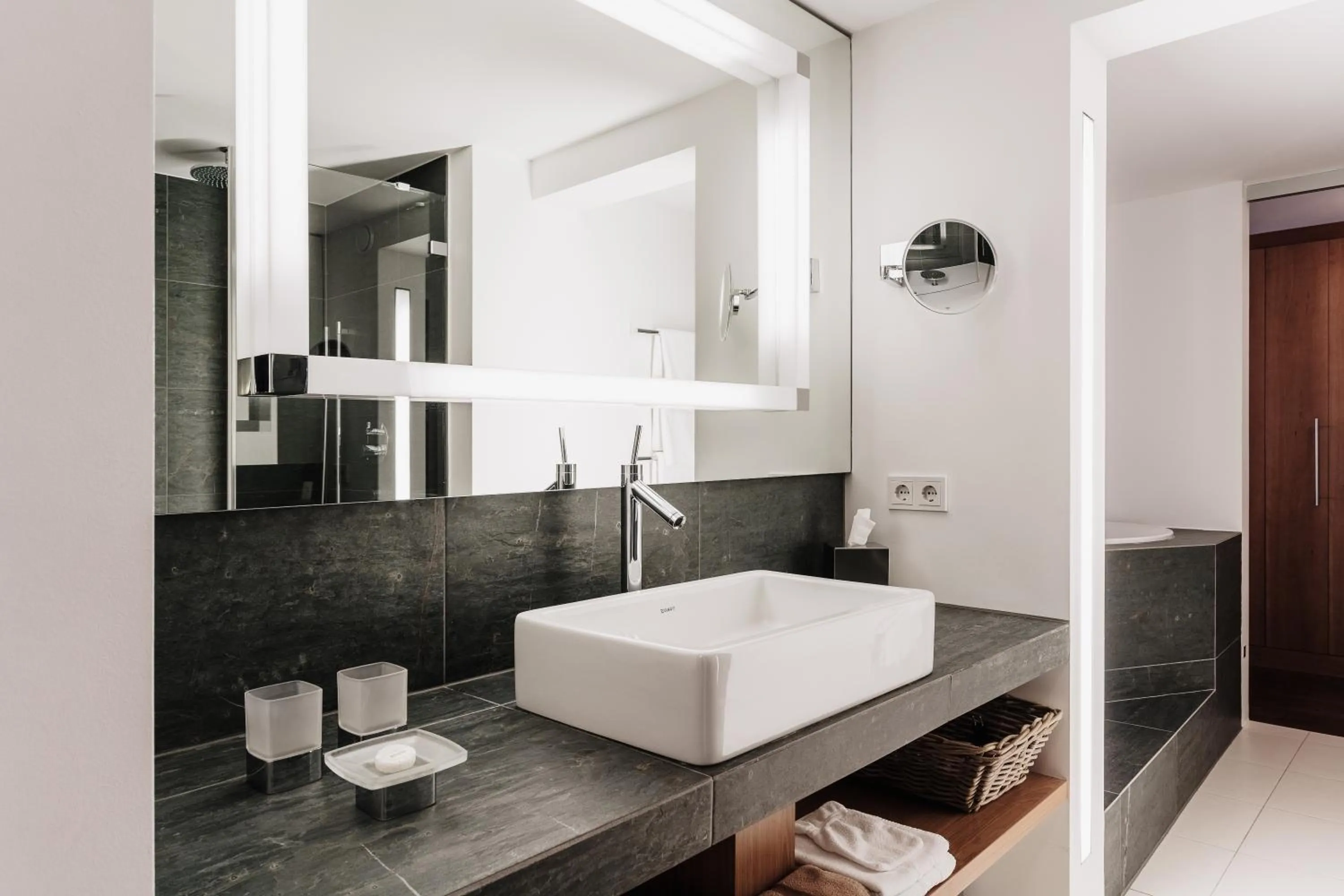 Bathroom in Heimspitze - Alpenhotel SKI-IN & Wirtshaus