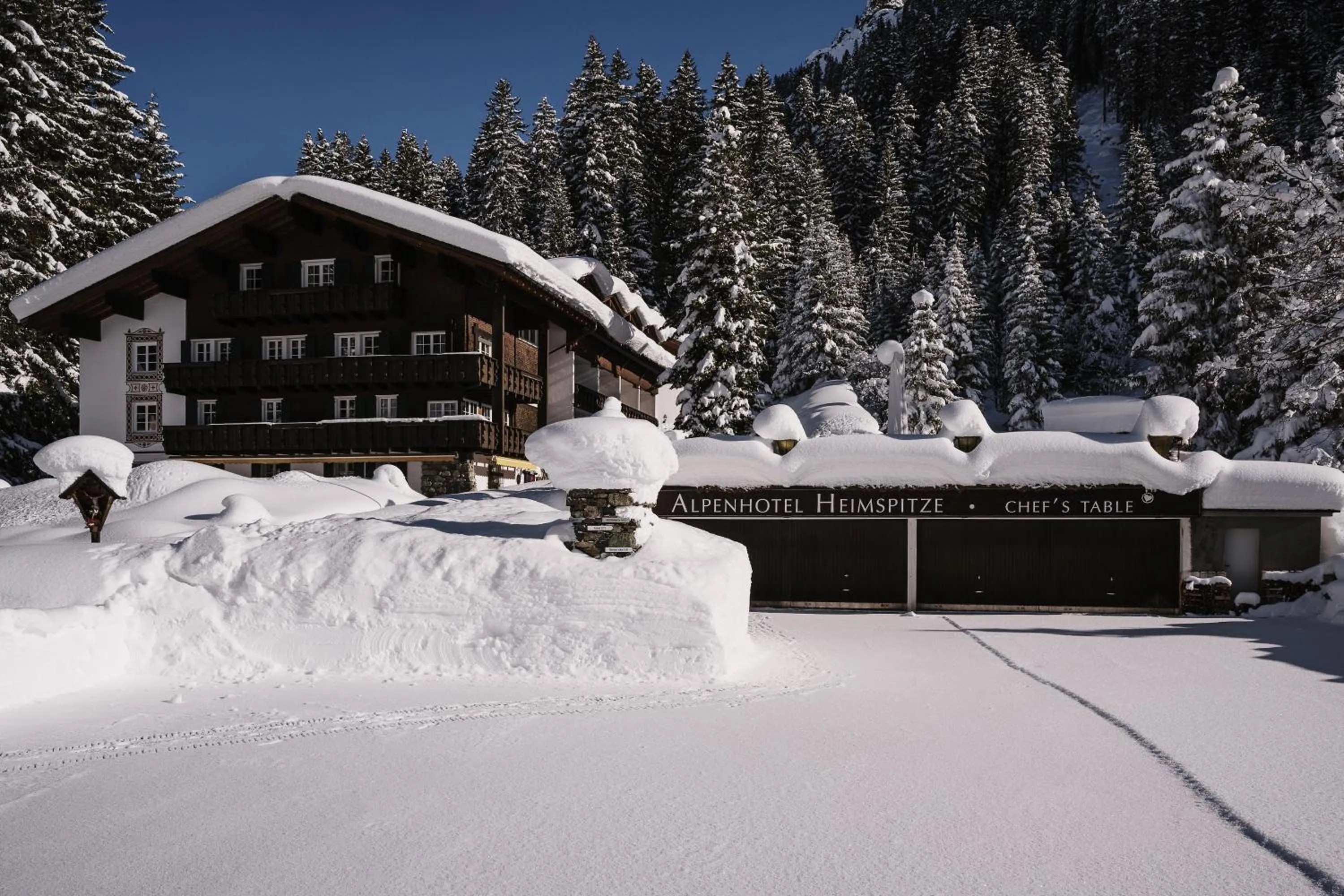 Property building in Heimspitze - Alpenhotel SKI-IN & Wirtshaus
