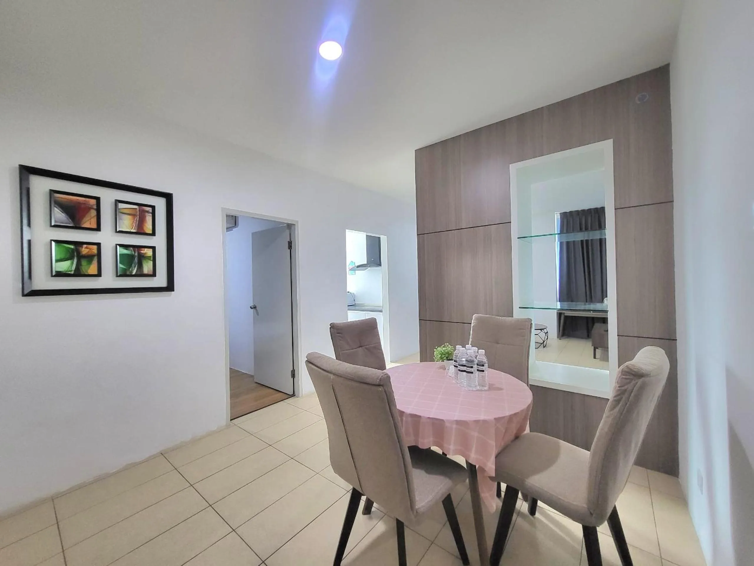 Dining area in Roxy Hotel & Apartments