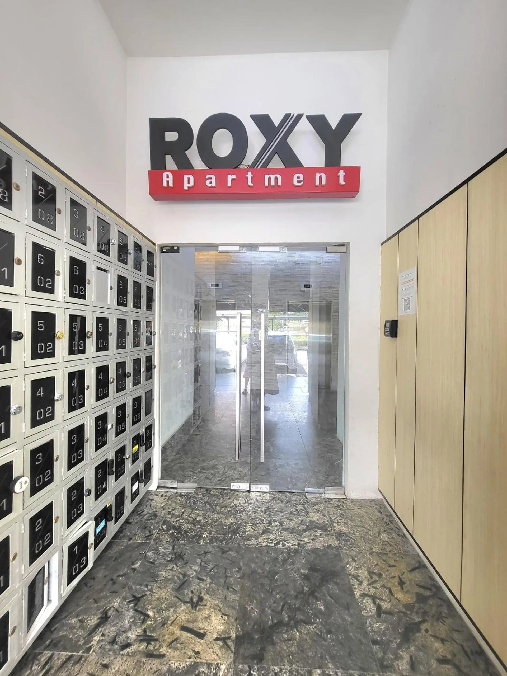 Facade/entrance in Roxy Hotel & Apartments