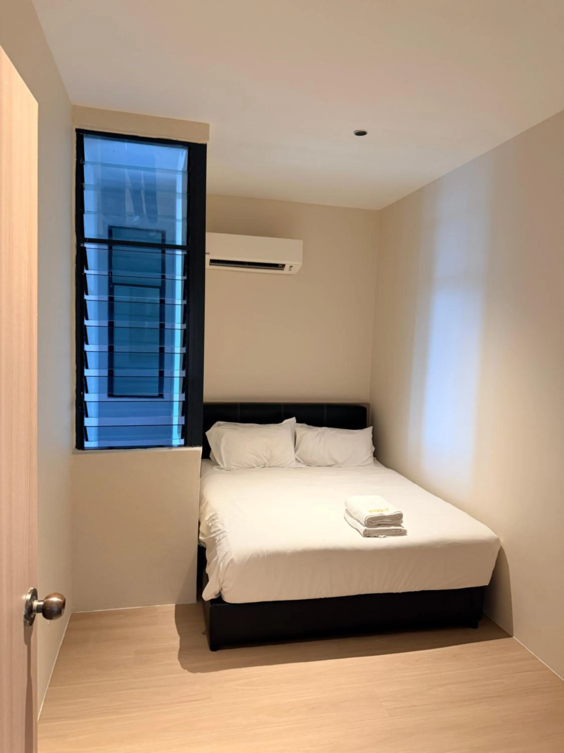 Bedroom, Bed in Roxy Hotel & Apartments