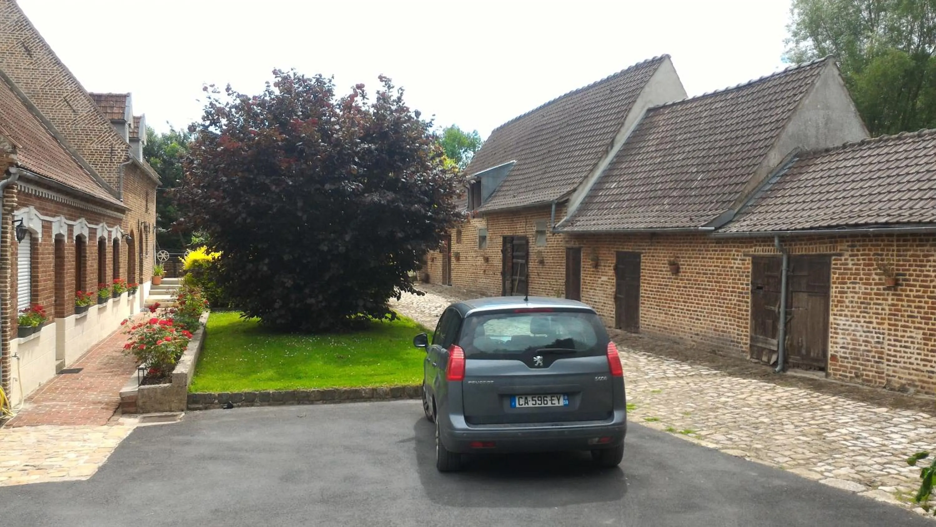 Facade/entrance in Le moulin de Cohem