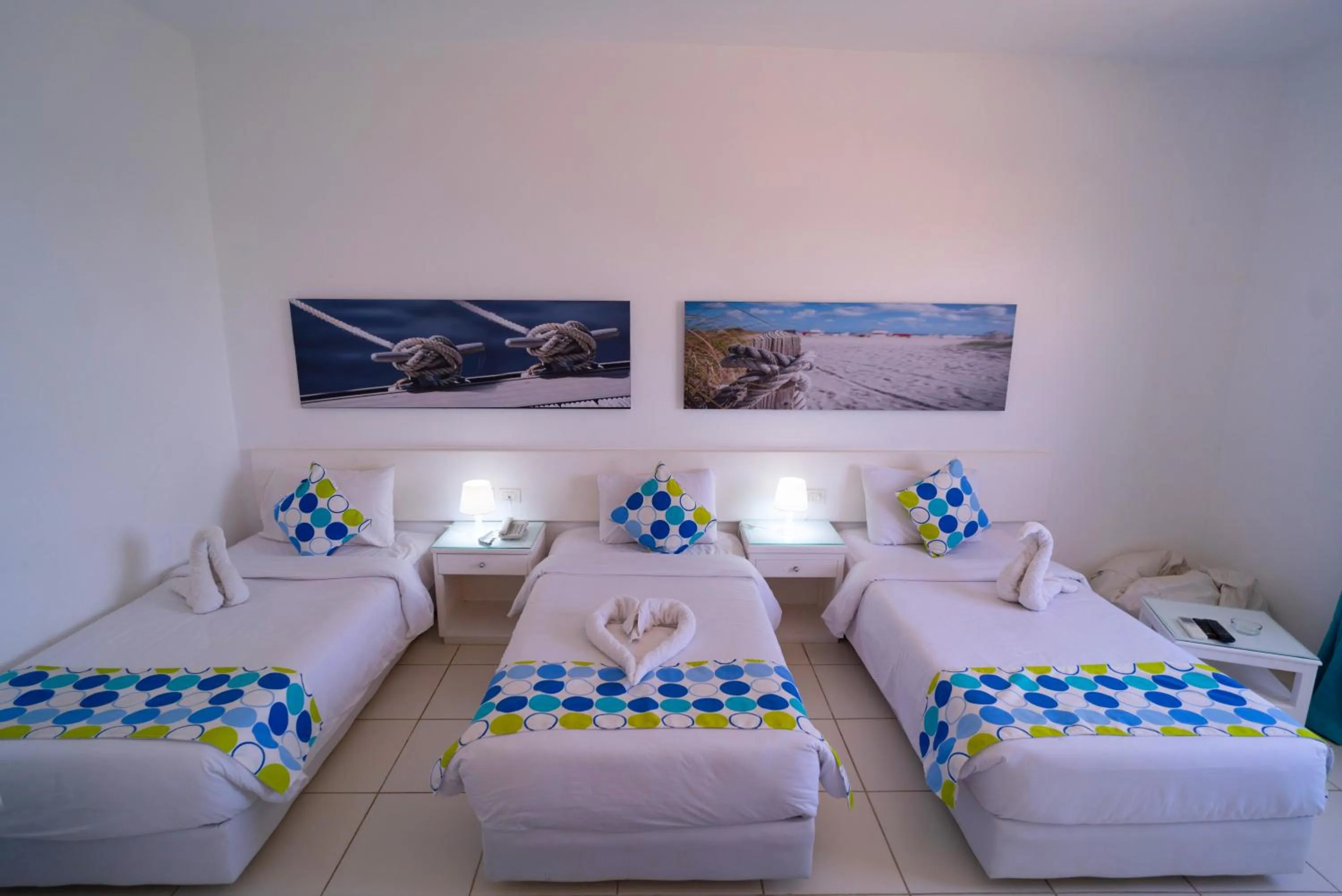 Bed in Lagoonie Lodge & Beach