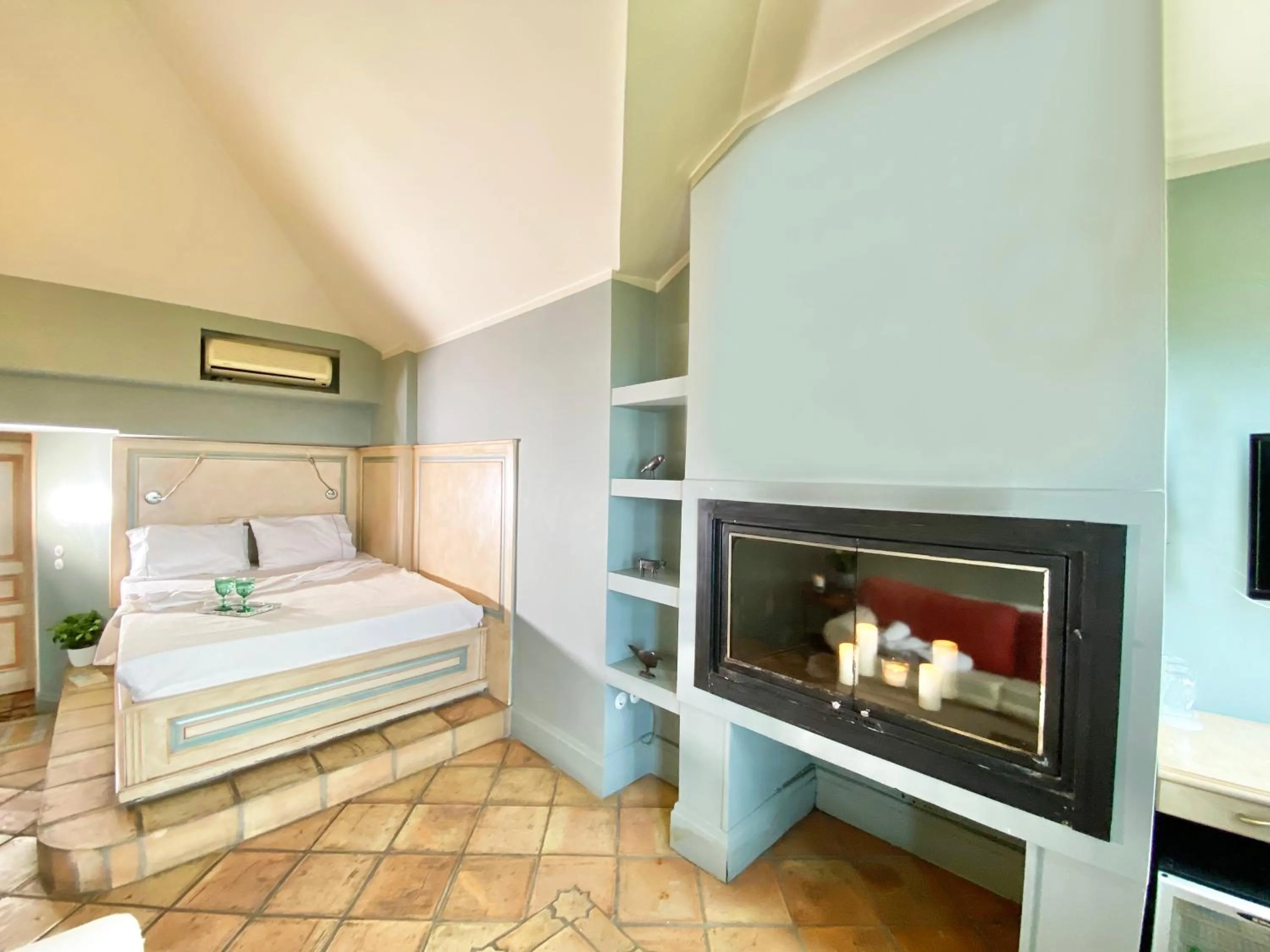 Bed in Archontika Karamarlis