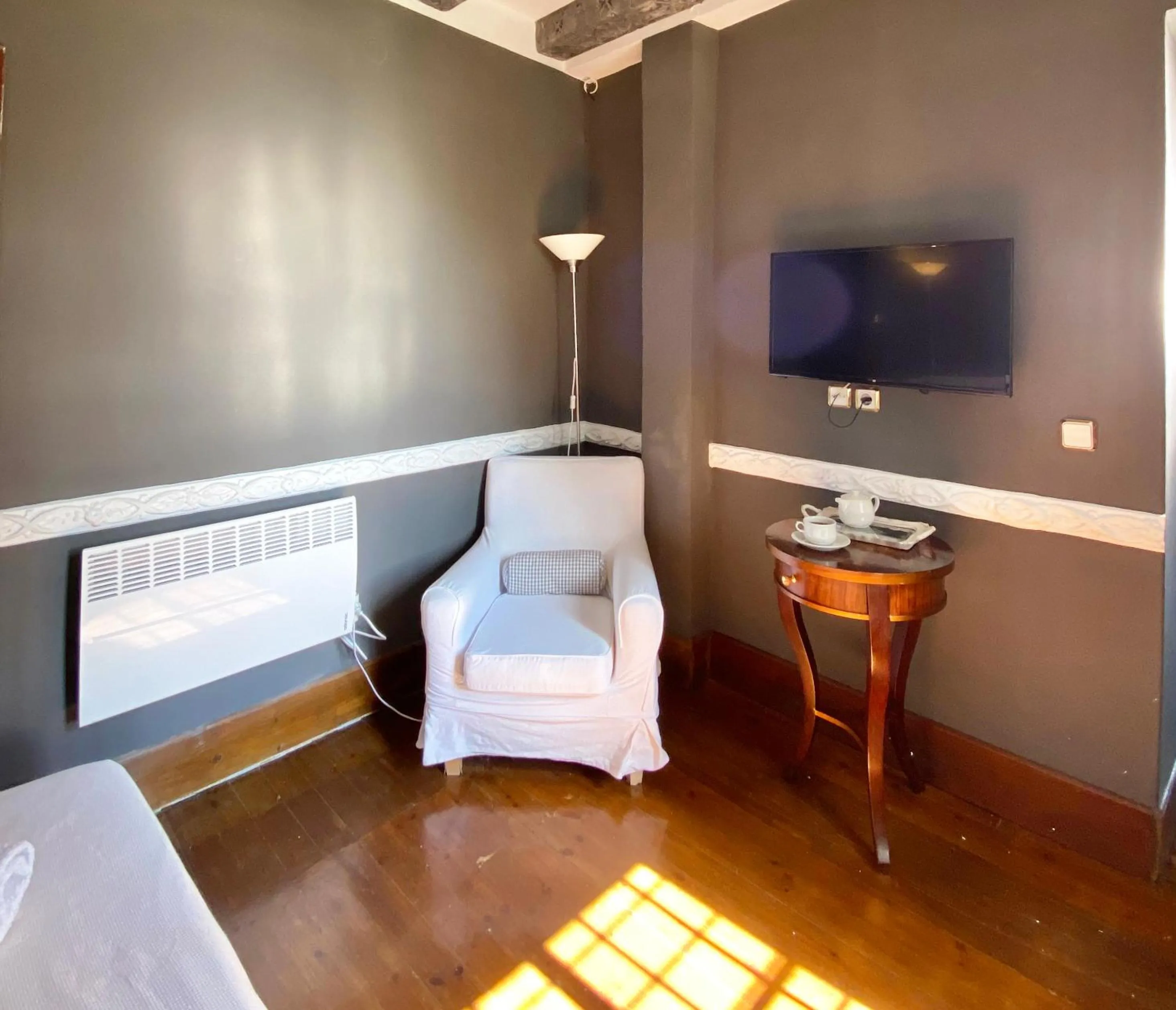 Photo of the whole room, Bed in Archontika Karamarlis