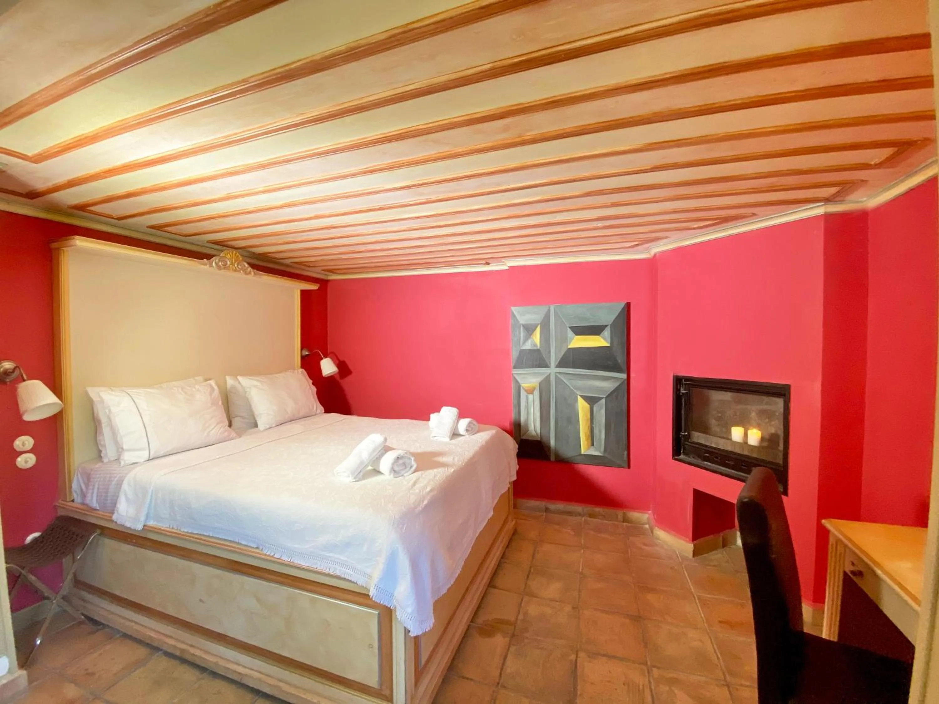 Bed in Archontika Karamarlis