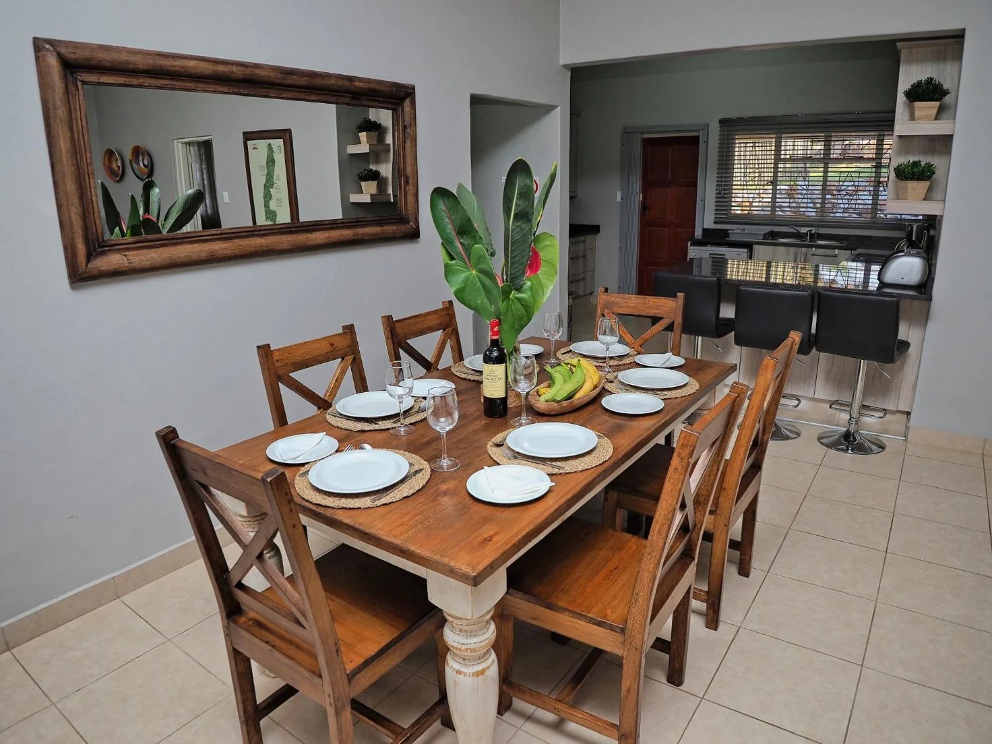 Poinsettia family Cottage