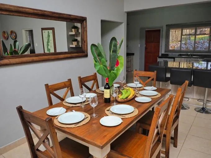 Poinsettia family Cottage