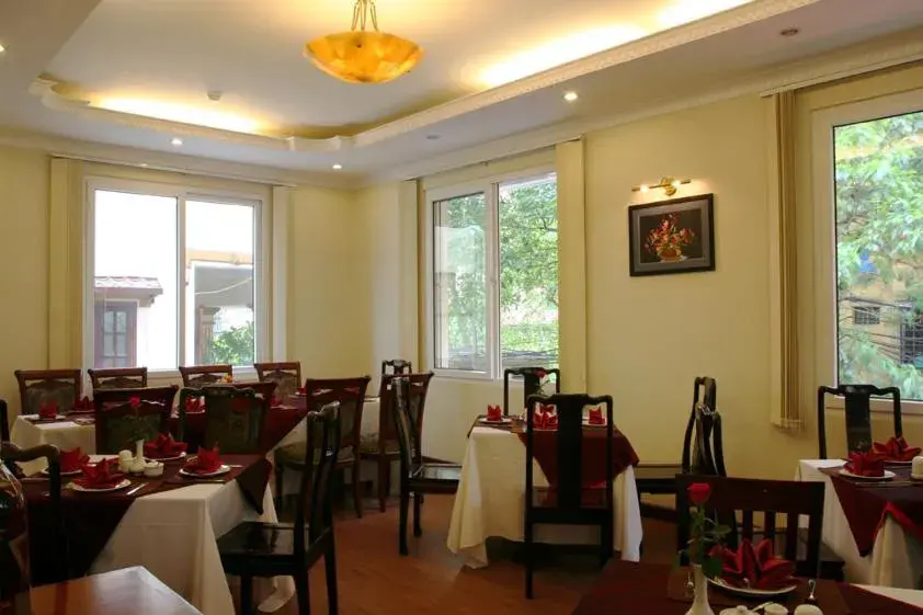 Restaurant/places to eat in Sunny Hotel 1 Restaurant/places to eat in Sunny Hotel 1