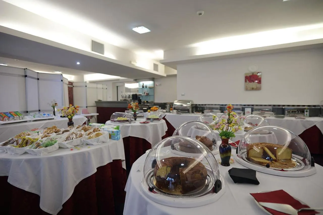 Restaurant/places to eat in Hotel Relax Roma Nord