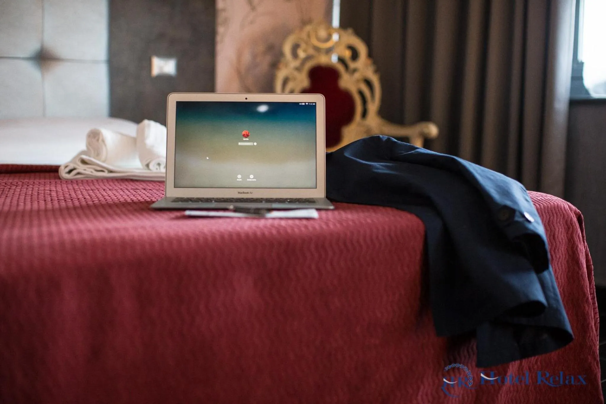 Decorative detail, Bed in Hotel Relax Roma Nord