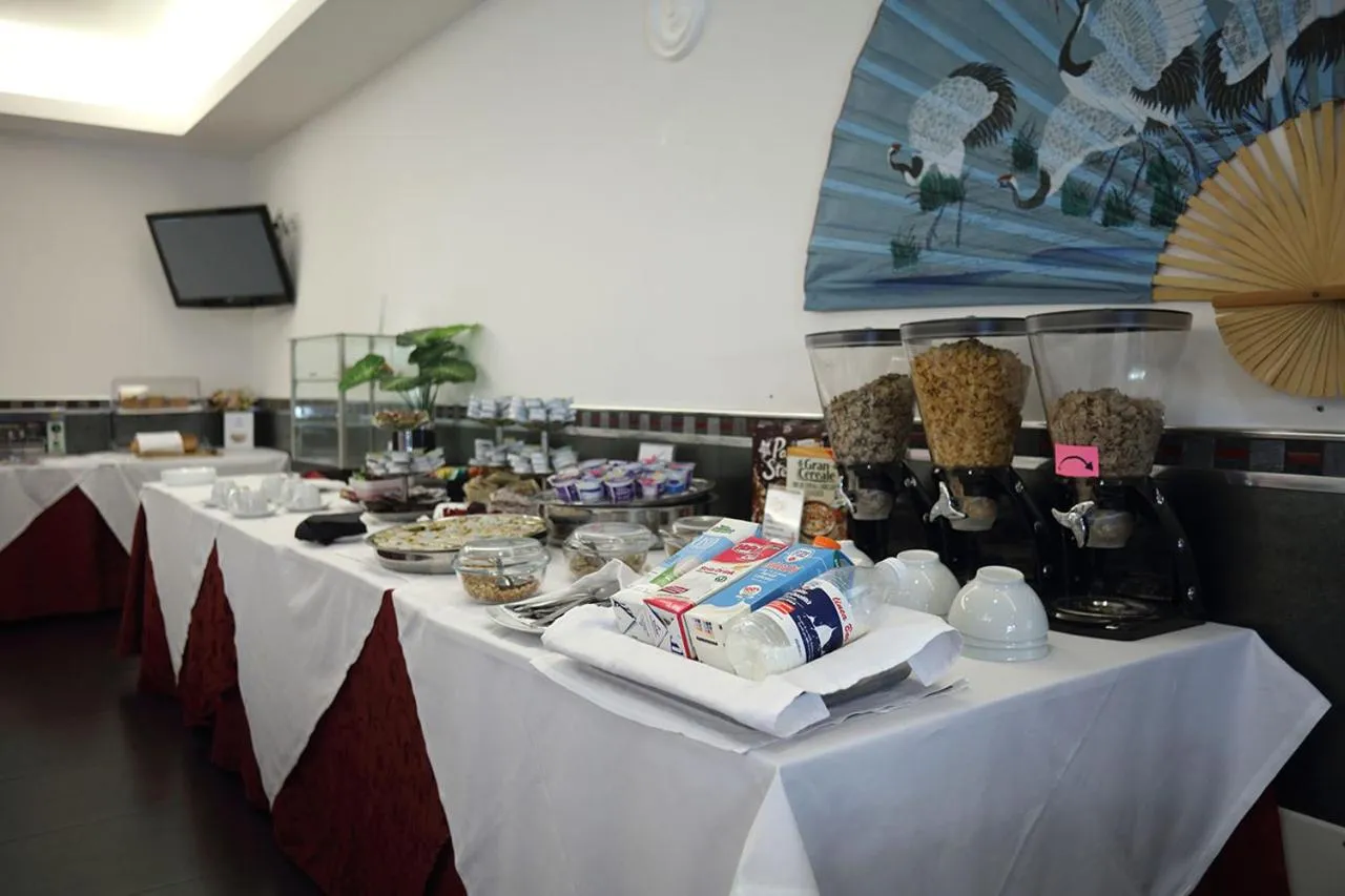 Food and drinks in Hotel Relax Roma Nord