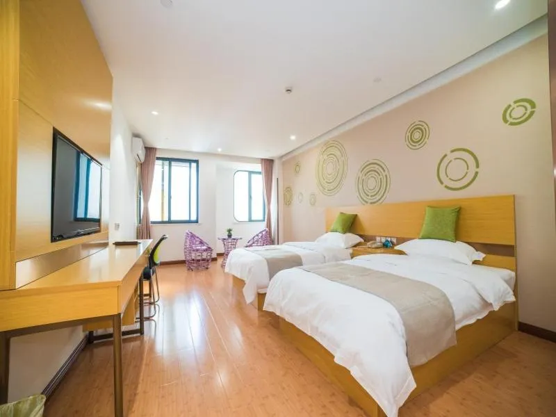 Bed in GreenTree Inn Zhejiang Ningbo District Huashan Road And Huanghe Road Express Hotel