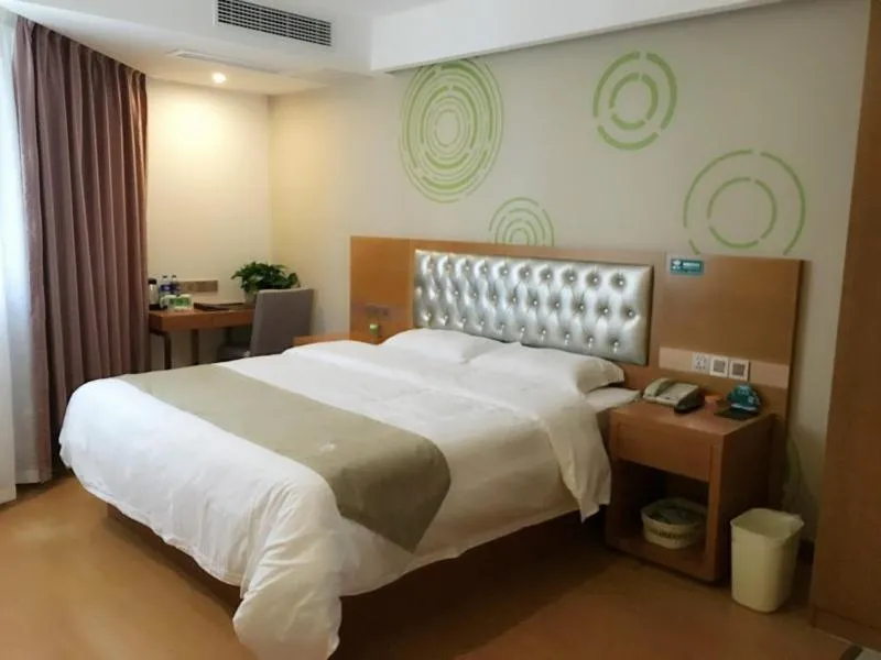 GreenTree Inn Anhui Fuyang Yingzhou district Positive base capital Business Hotel