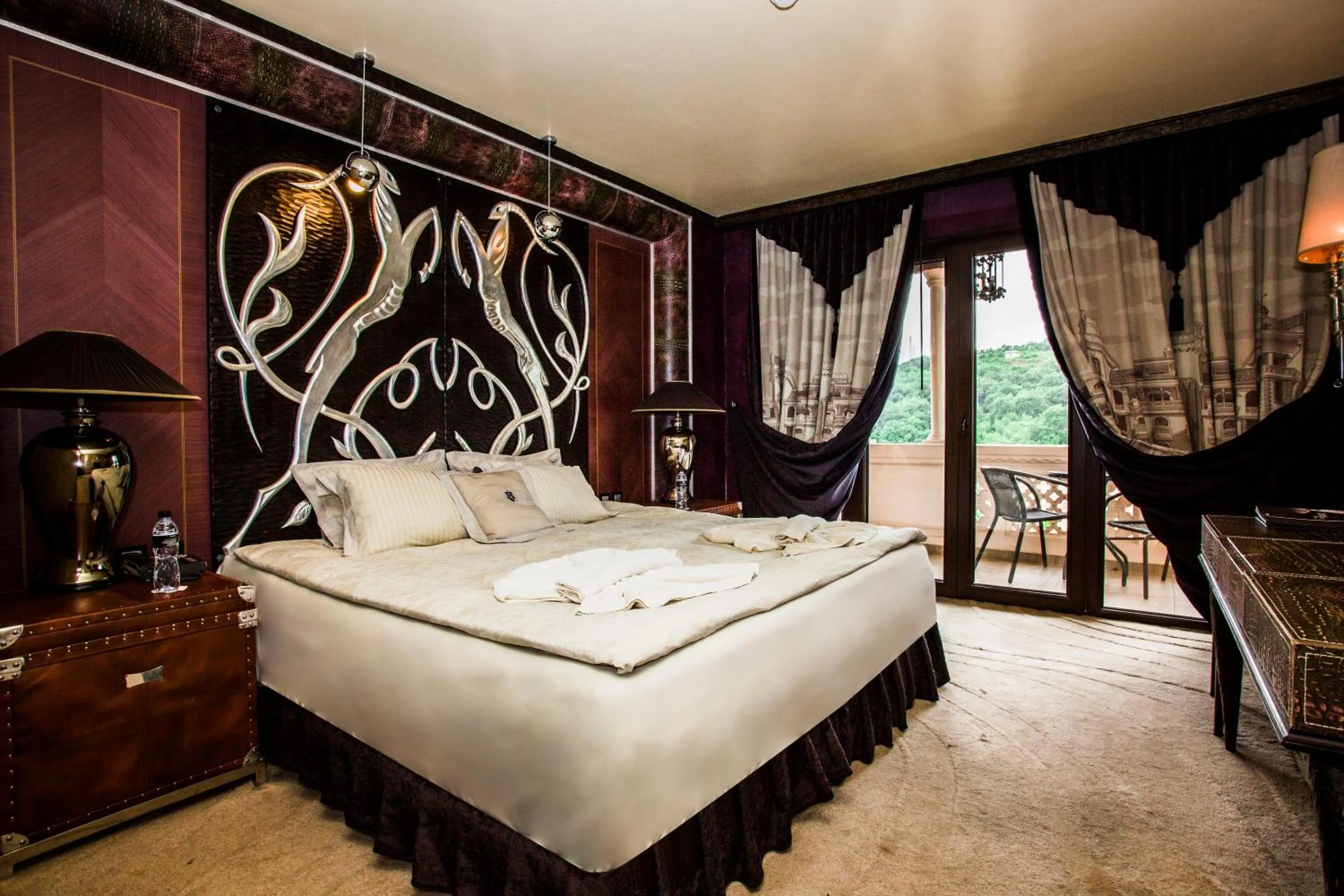Bed in Royal Castle Design & SPA