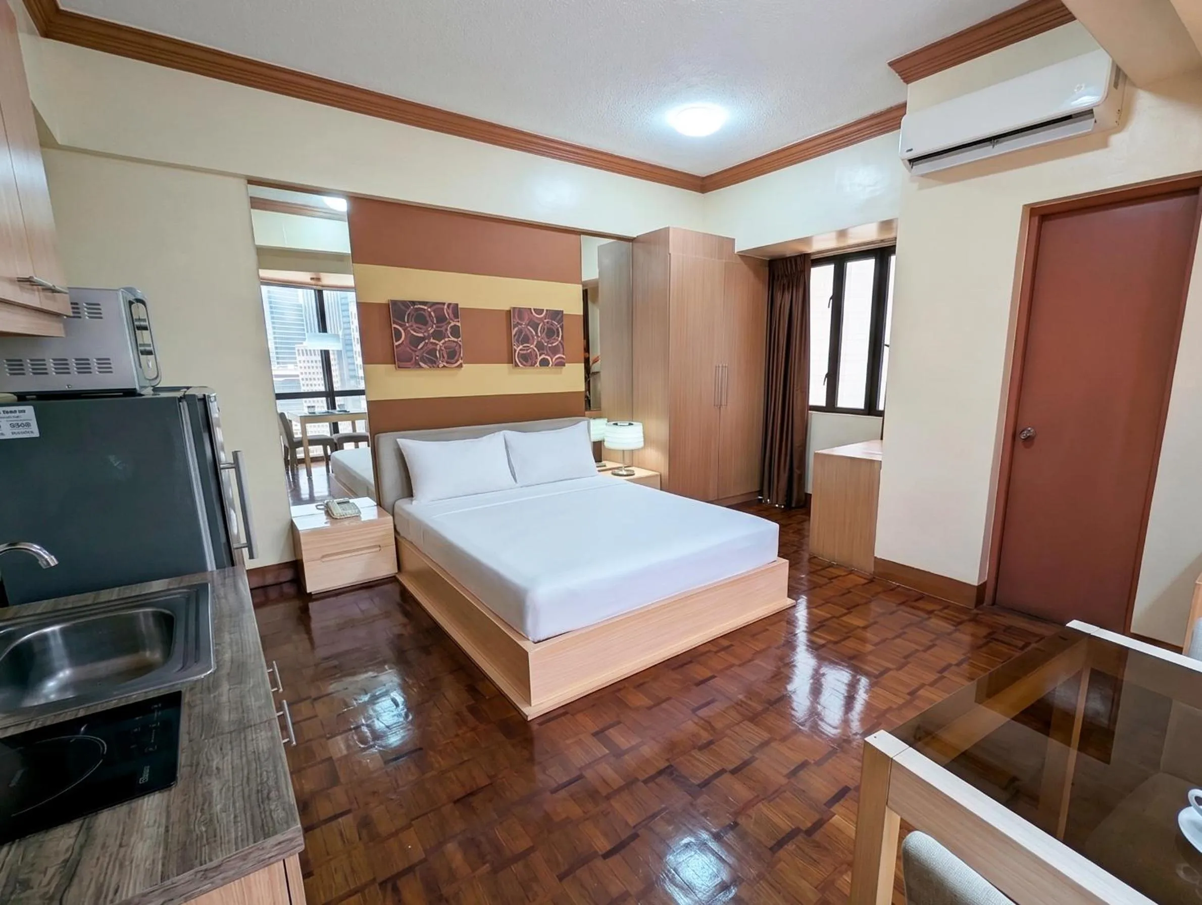 Bed in Prince Plaza II Condotel