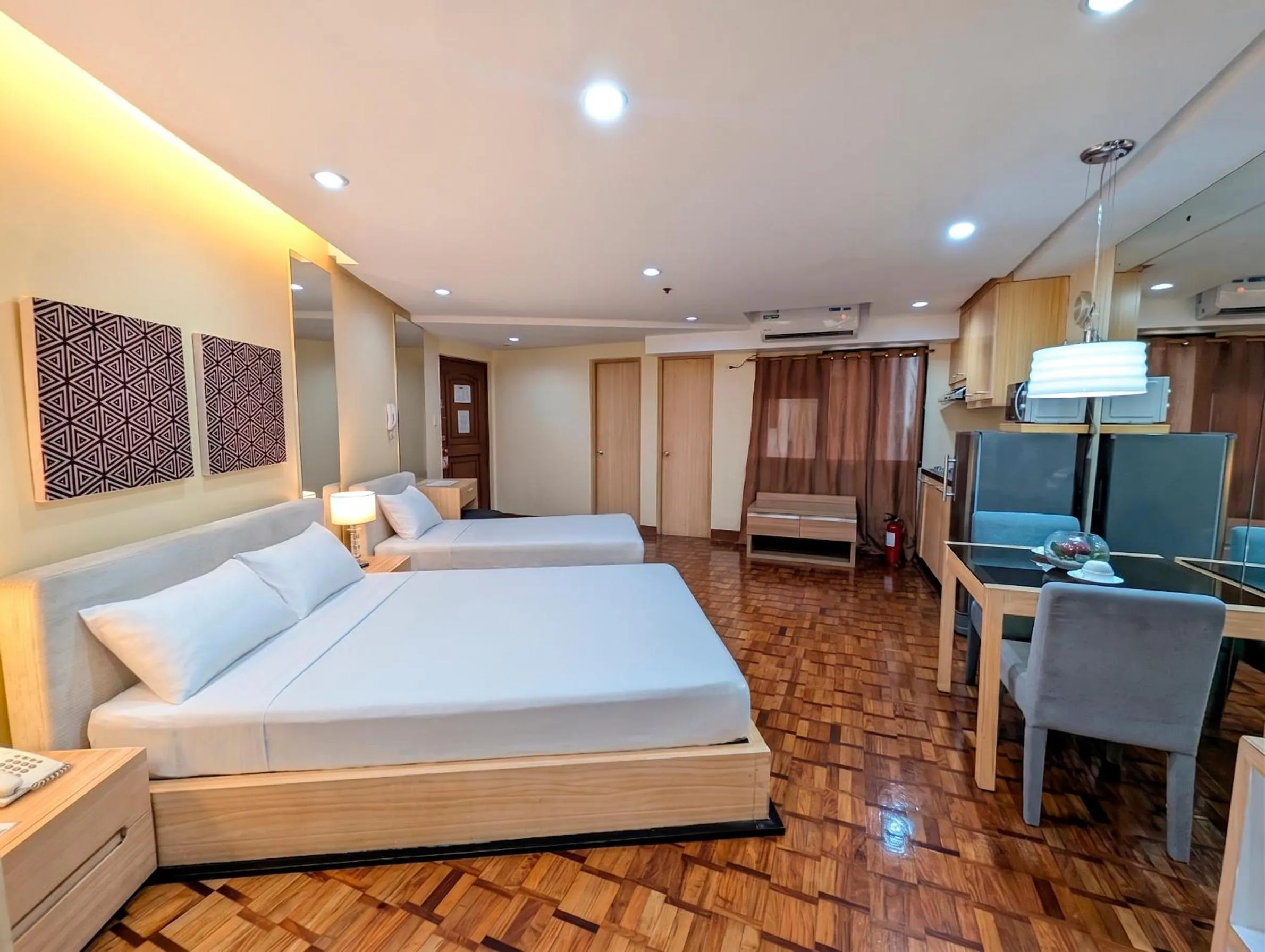 Bed in Prince Plaza II Condotel