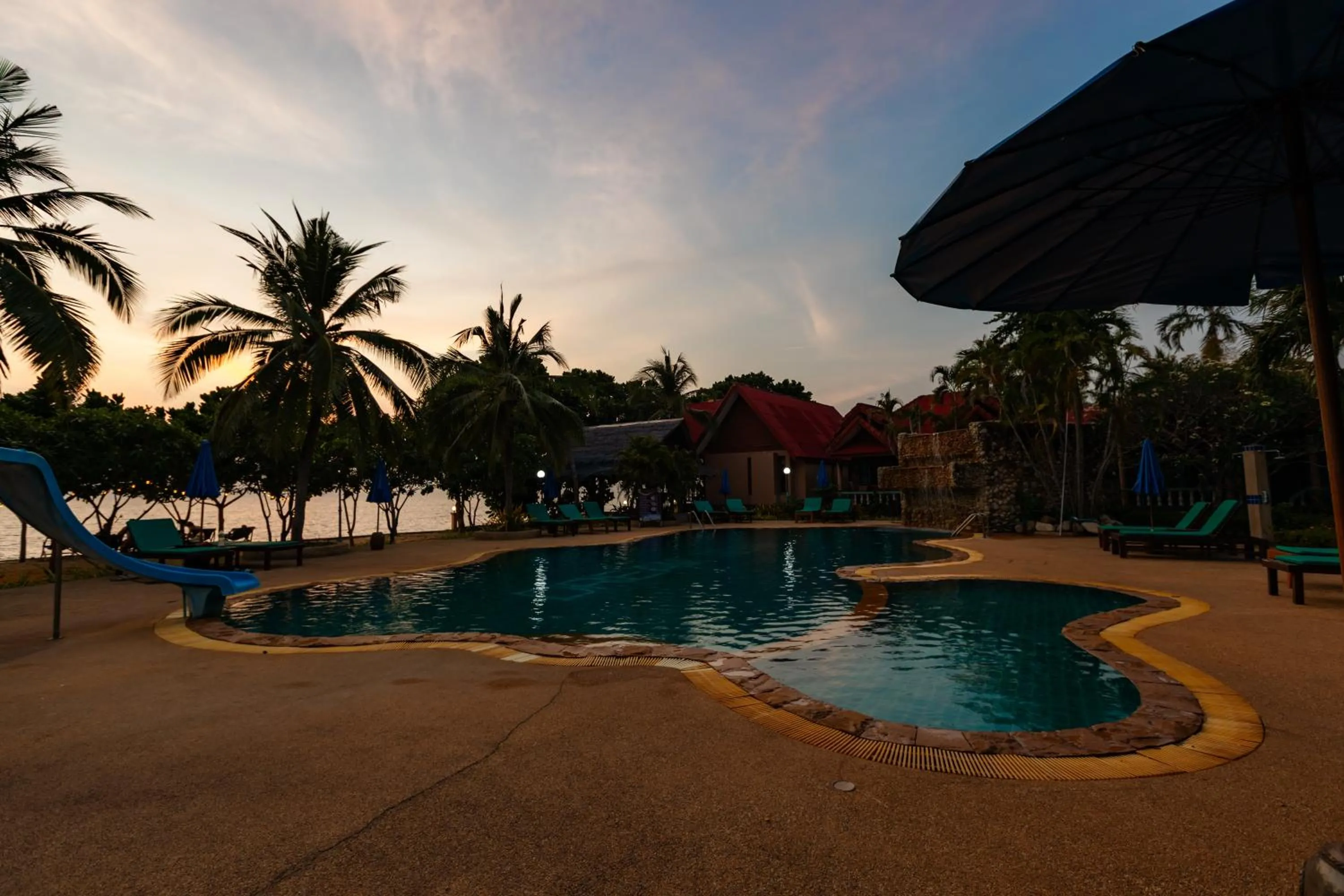 Pool view in Dream Team Beach Resort