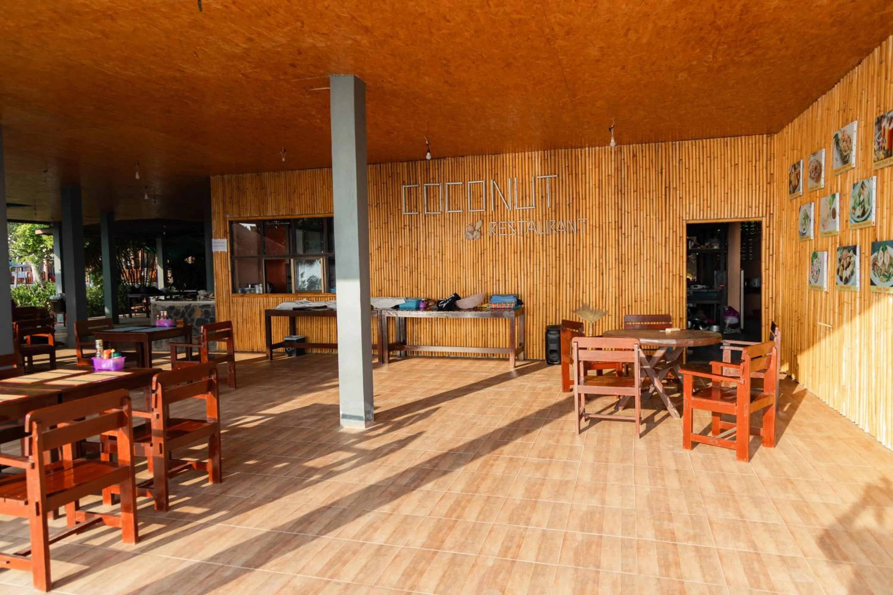 Restaurant/places to eat in Dream Team Beach Resort