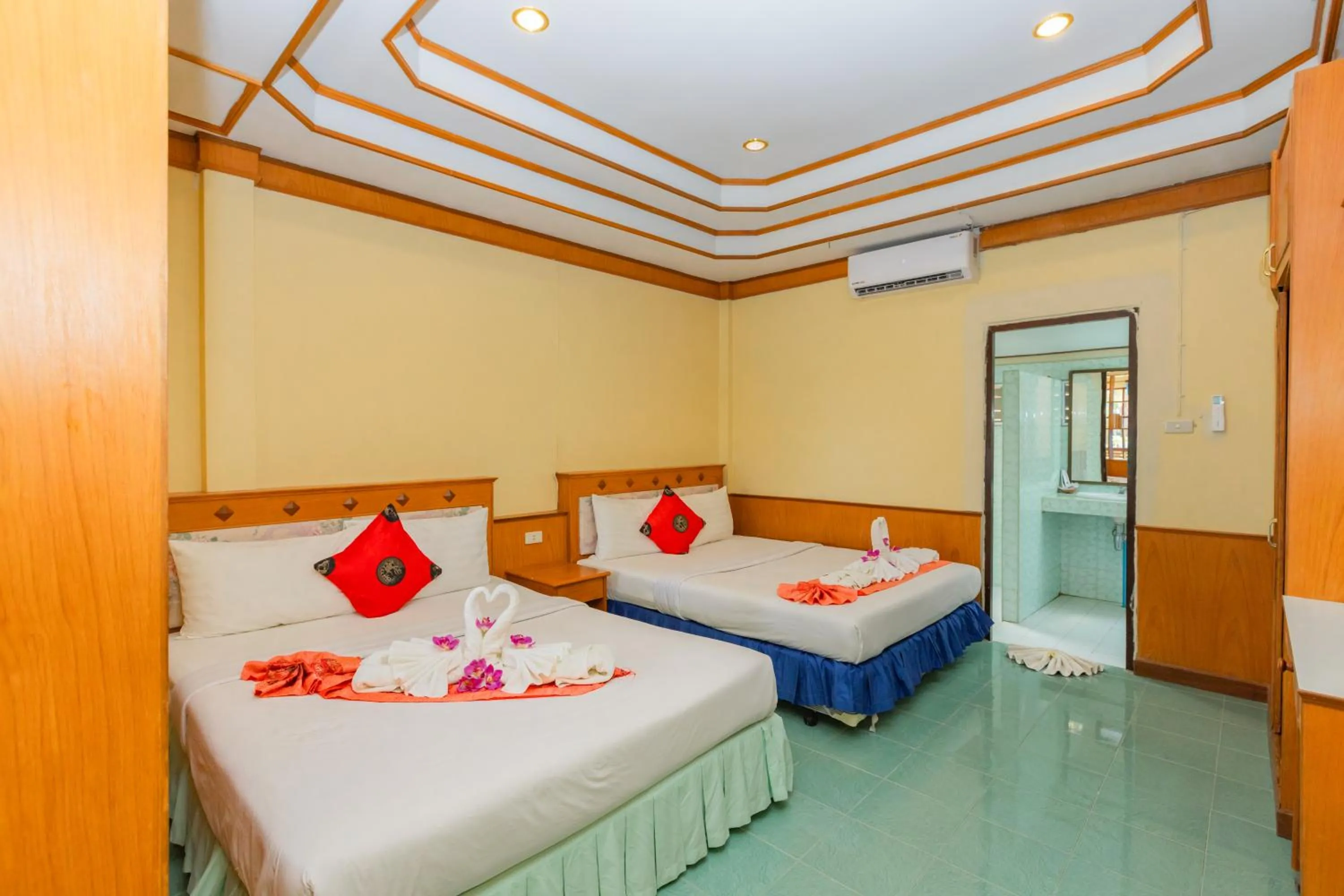 Bed in Dream Team Beach Resort