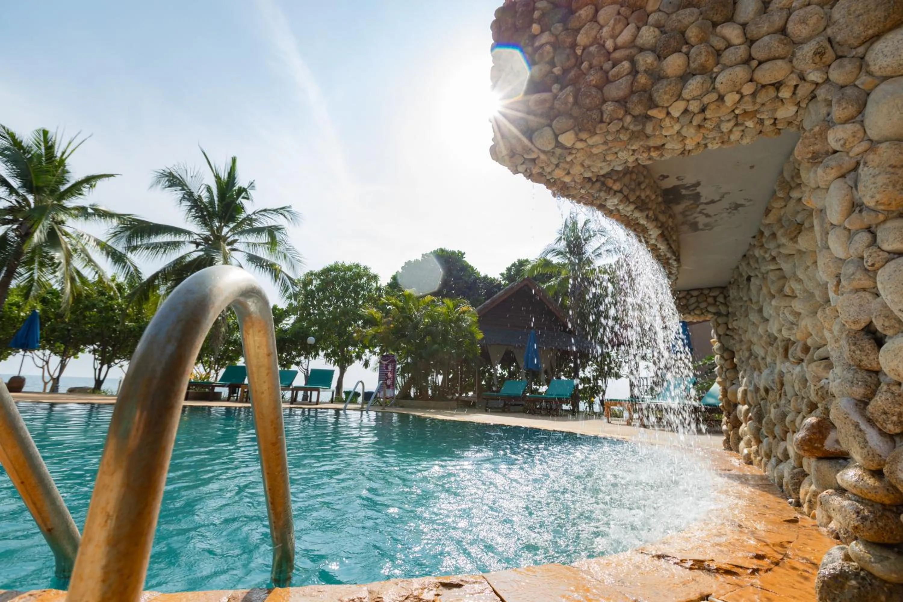 Pool view in Dream Team Beach Resort