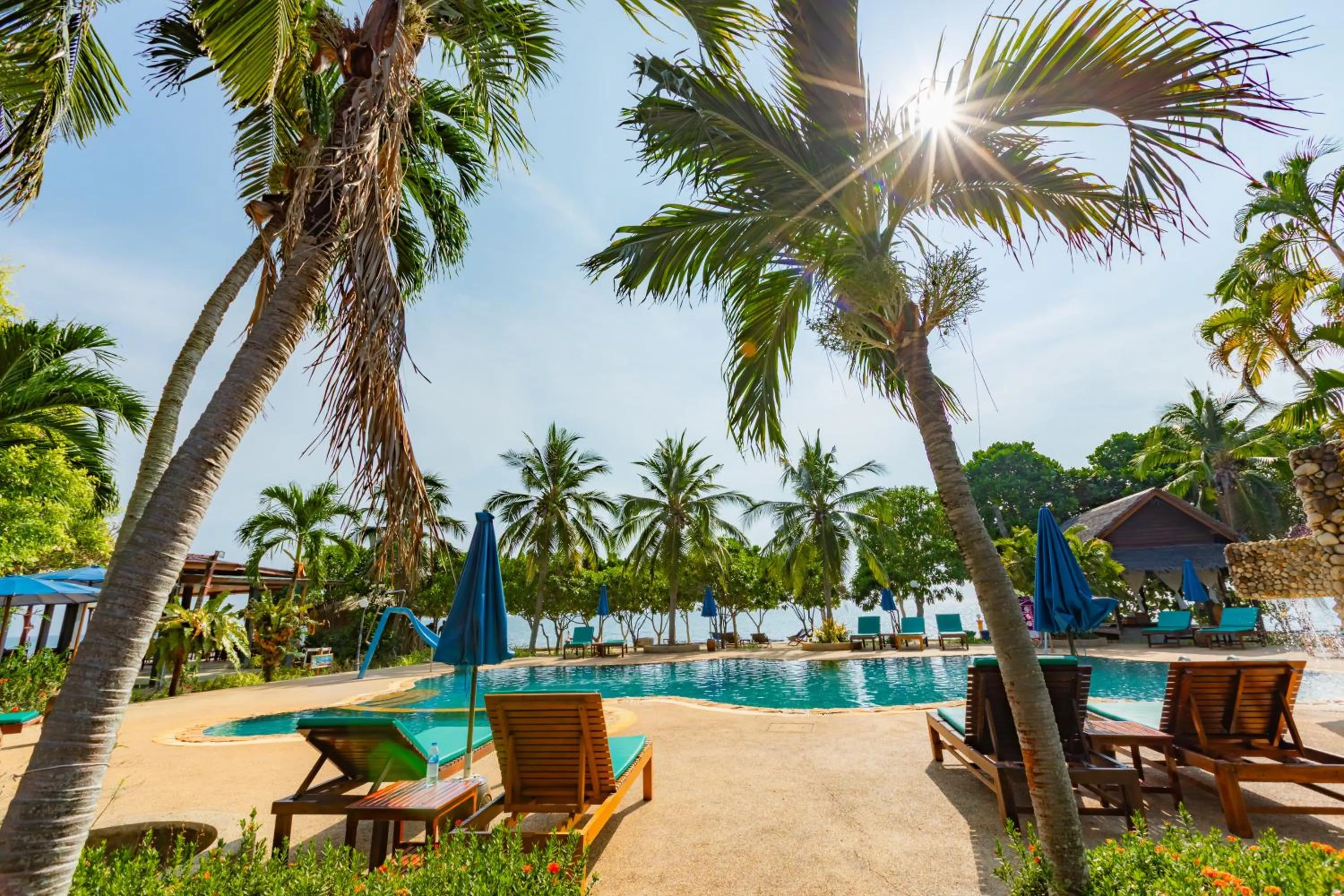 Pool view in Dream Team Beach Resort