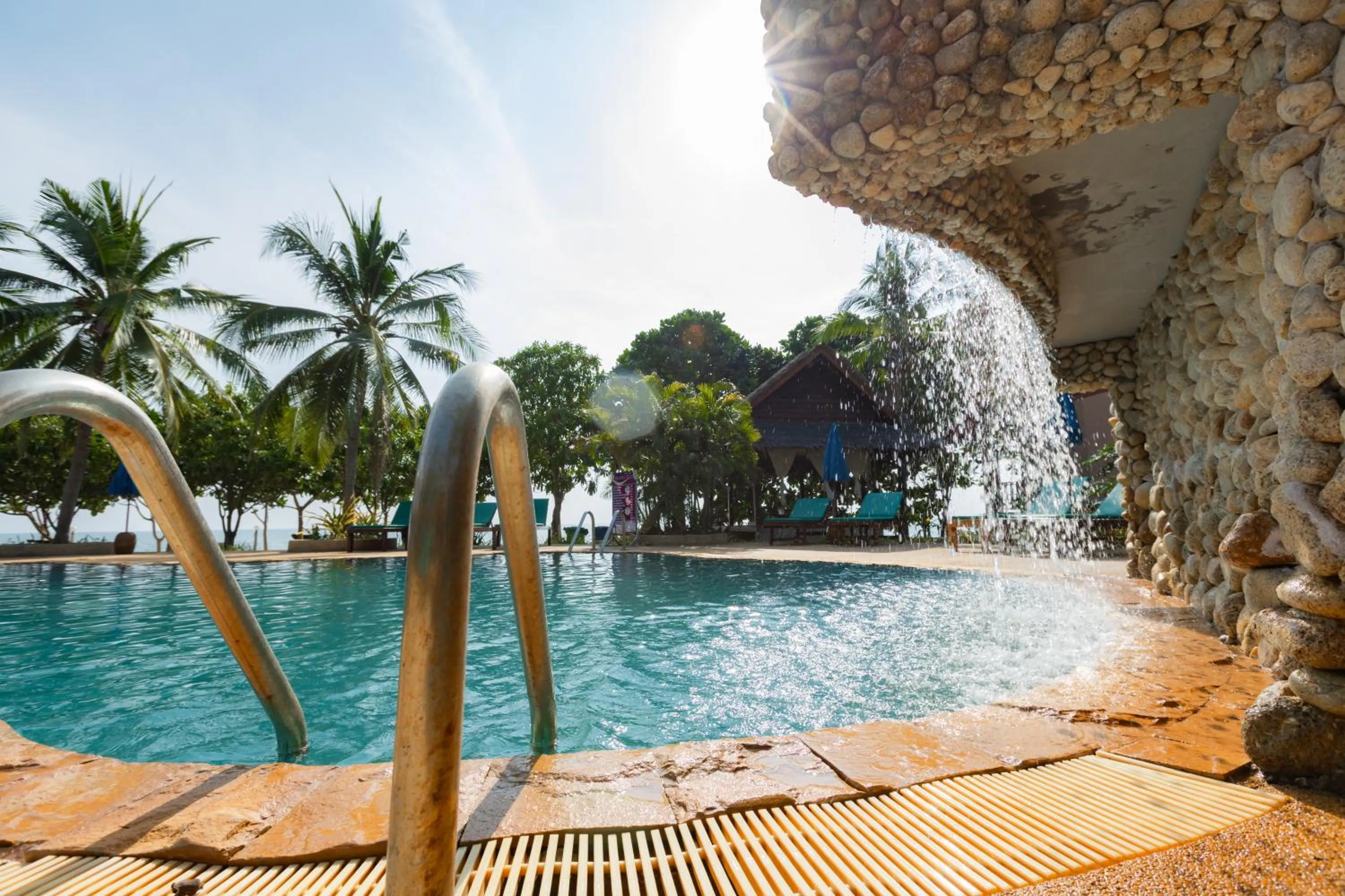 Pool view in Dream Team Beach Resort