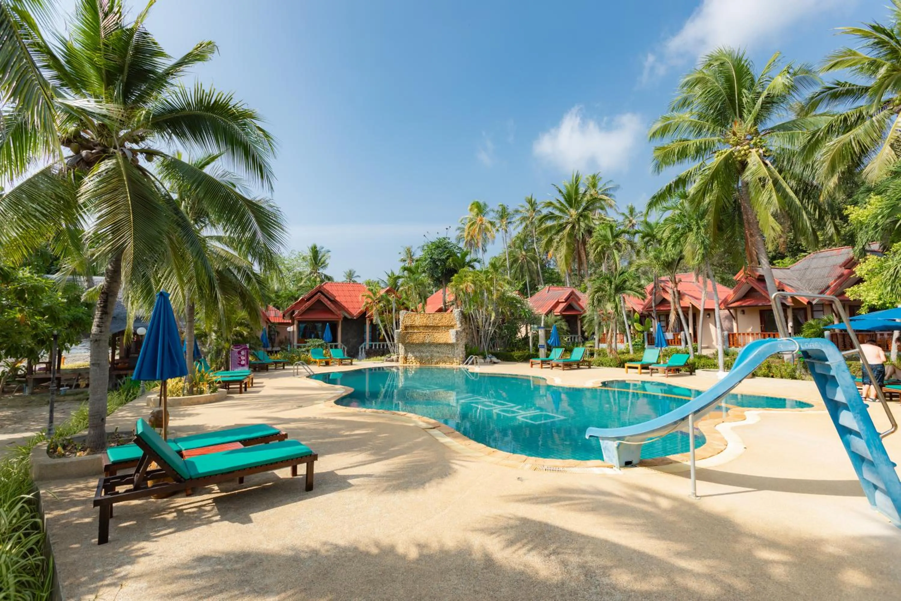 Pool view in Dream Team Beach Resort