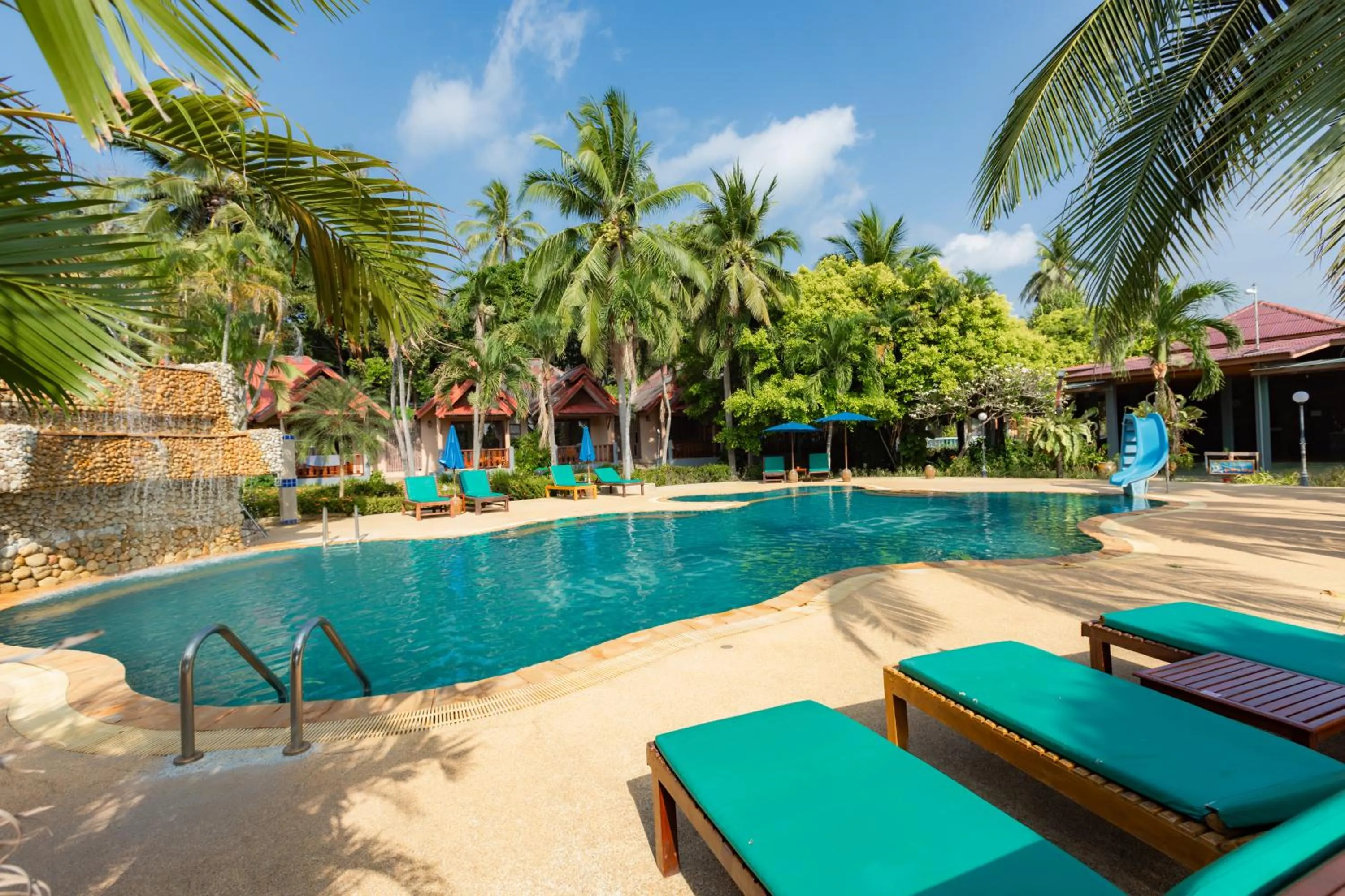 Pool view in Dream Team Beach Resort