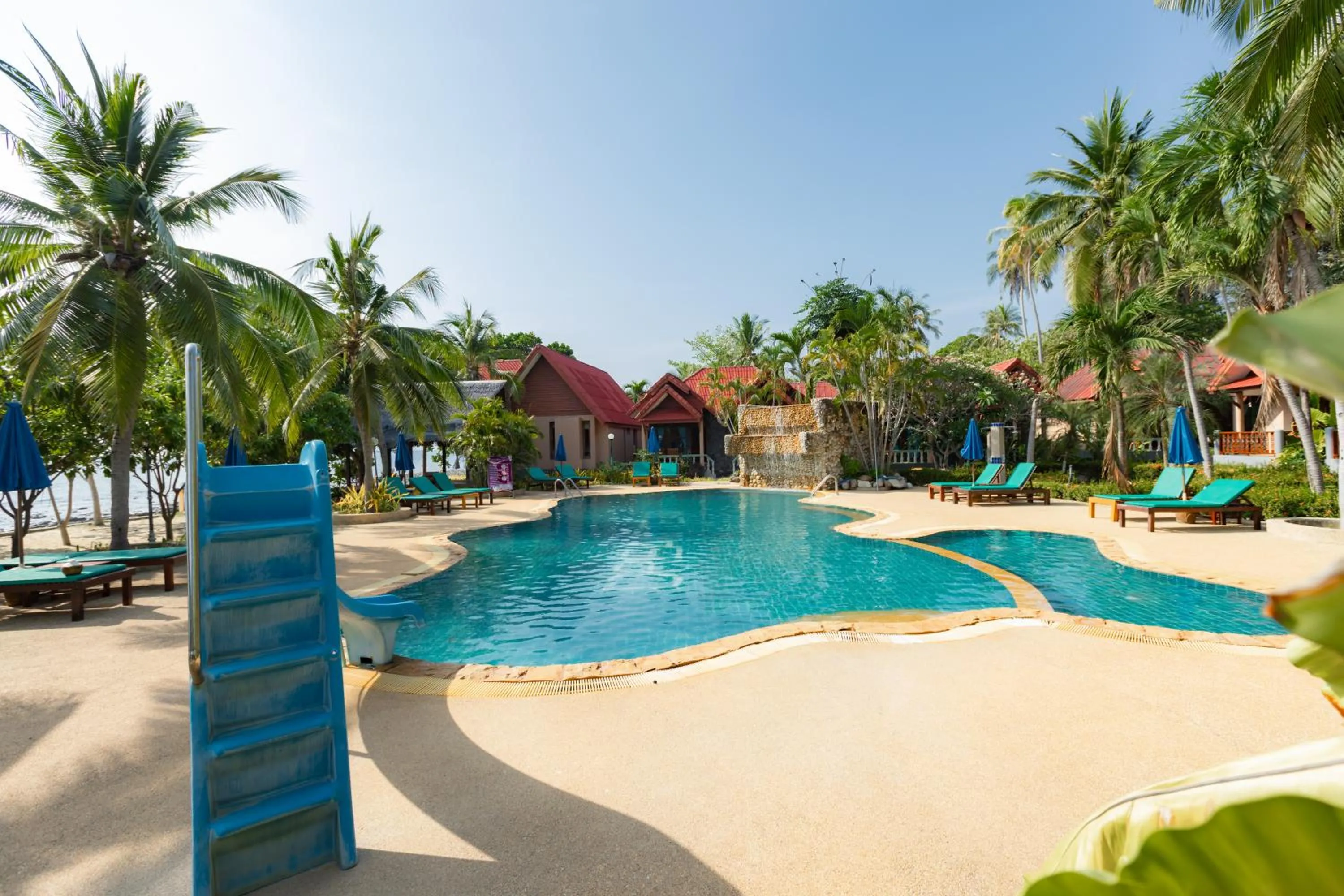 Pool view in Dream Team Beach Resort