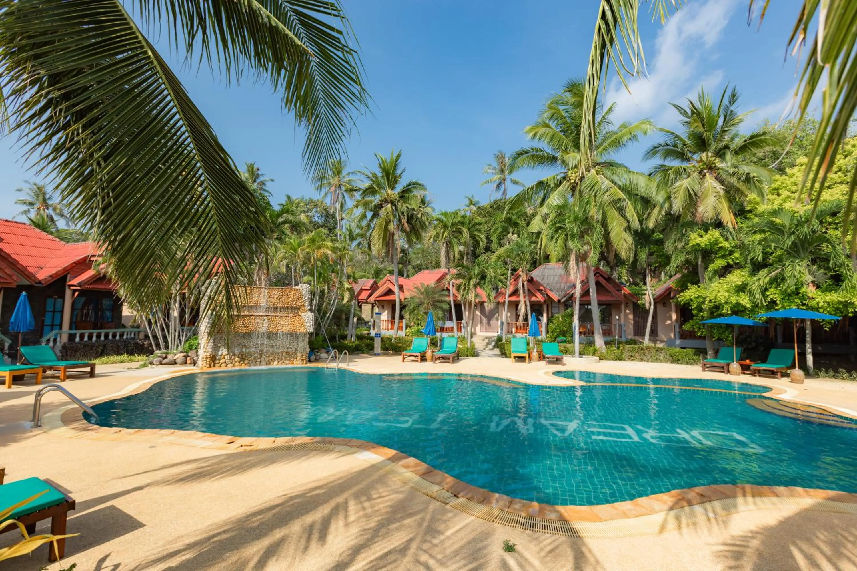 Pool view in Dream Team Beach Resort