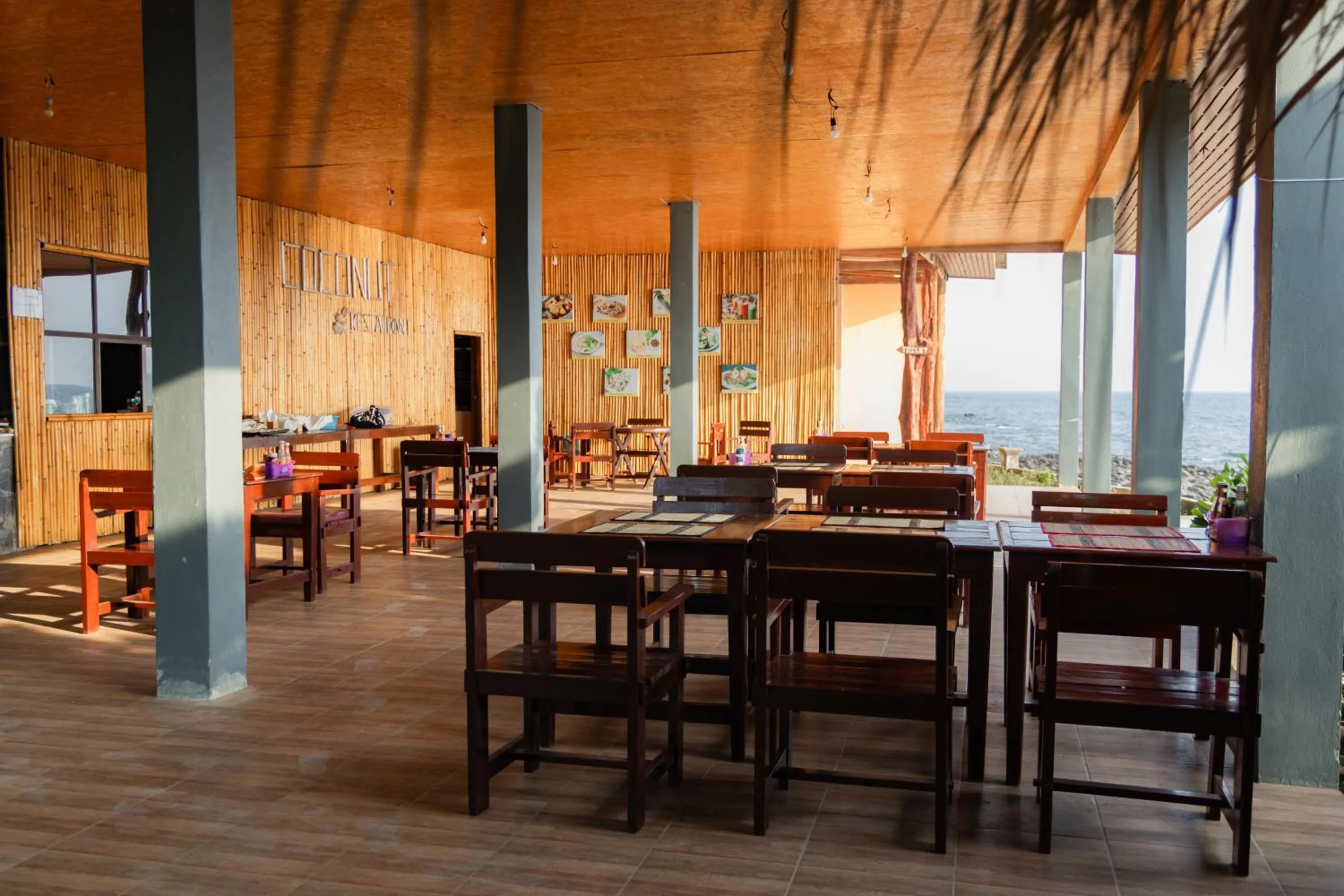 Restaurant/places to eat in Dream Team Beach Resort