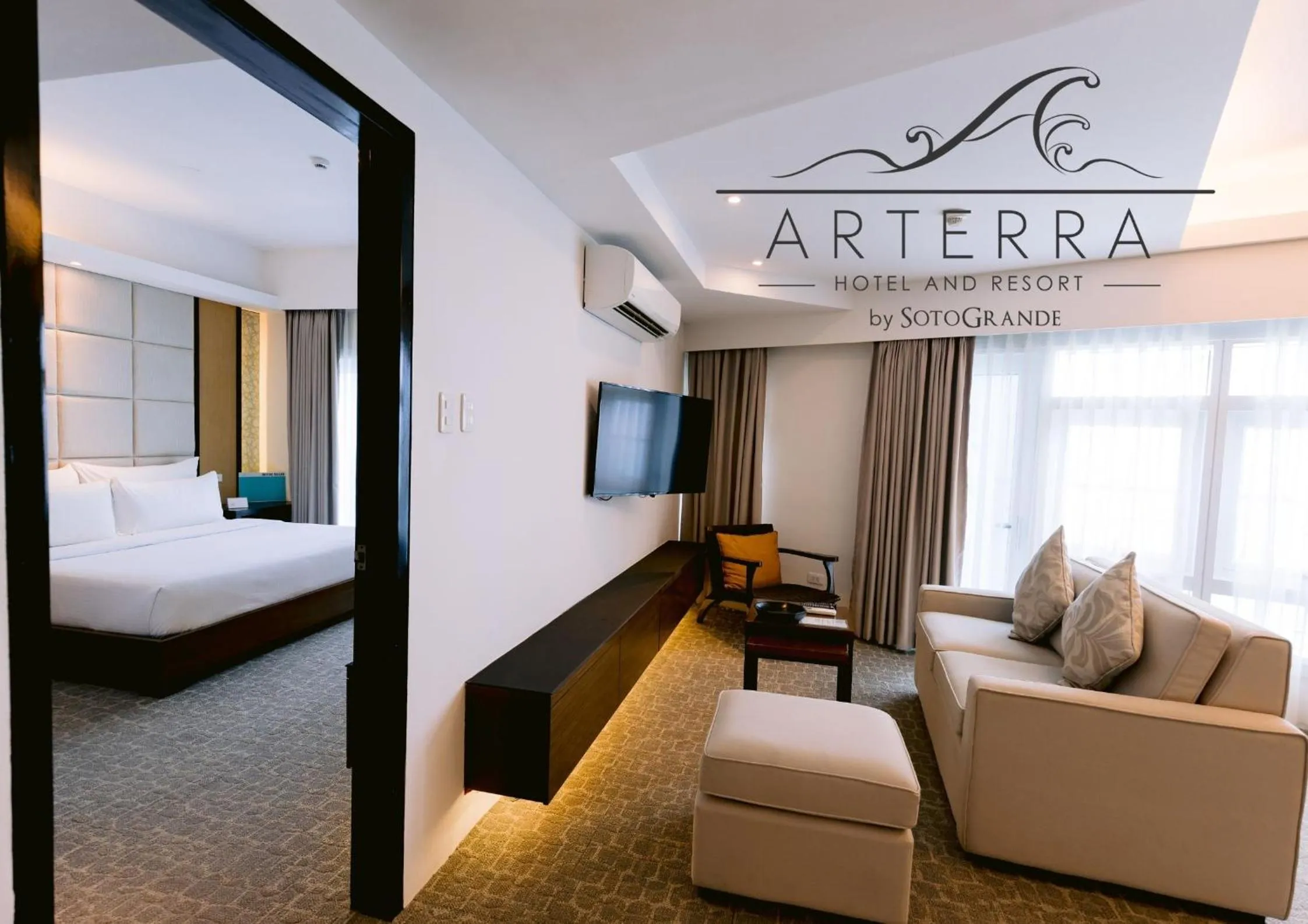 Living room, Bed in Arterra Hotel and Resort