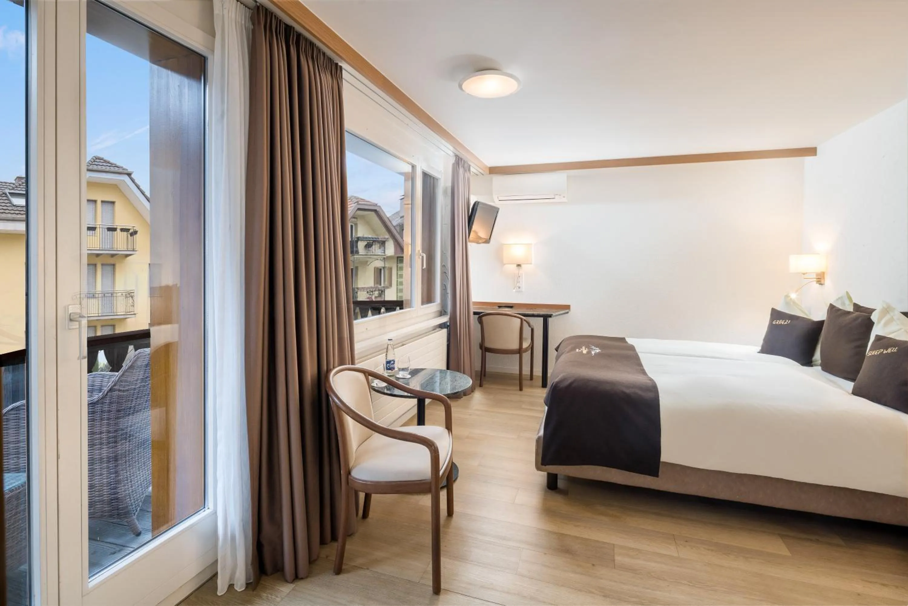 Bedroom, Bed in Seehotel Pilatus