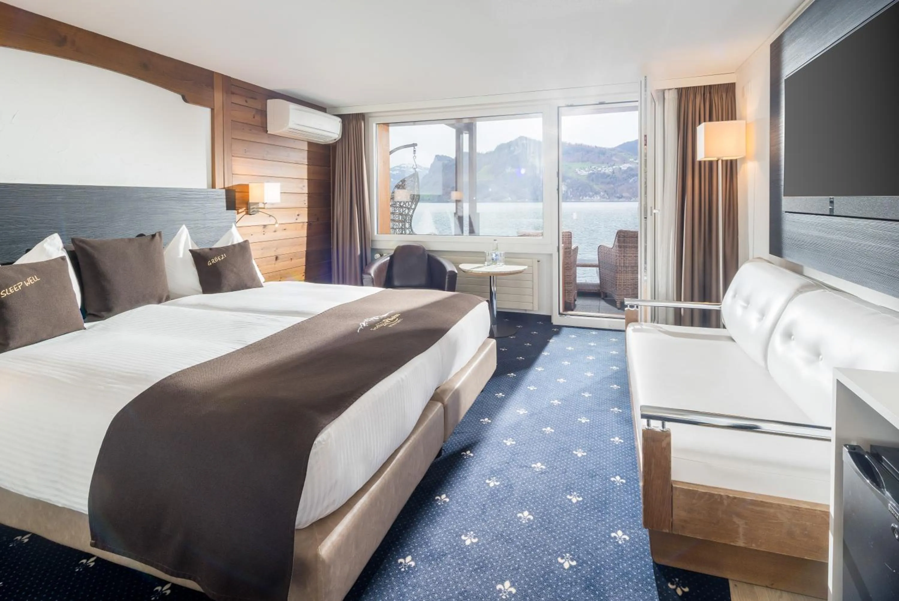 Bedroom, Bed in Seehotel Pilatus