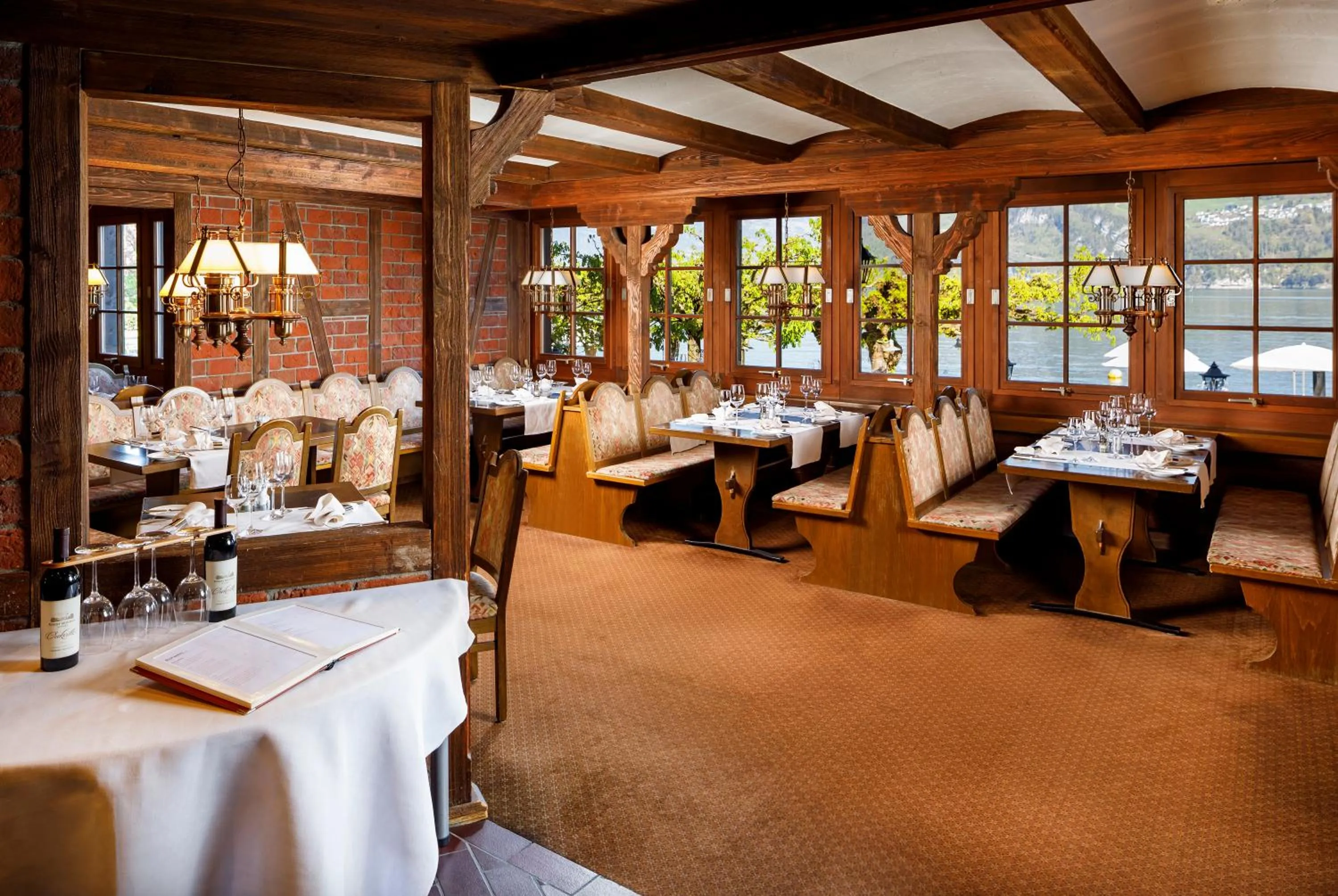 Restaurant/places to eat in Seehotel Pilatus