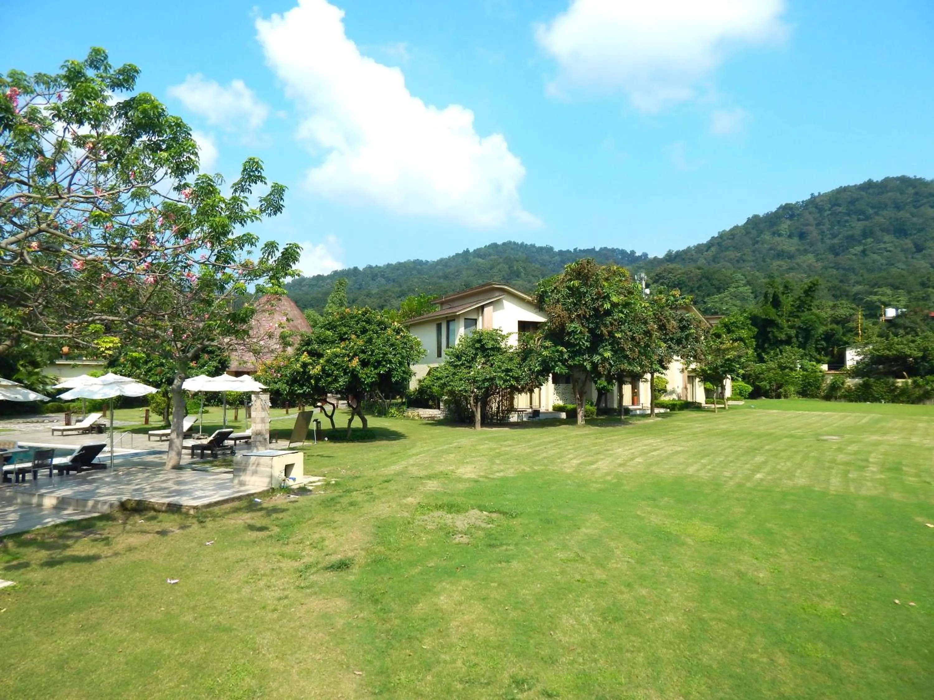 Garden in Lemon Tree Premier, Corbett