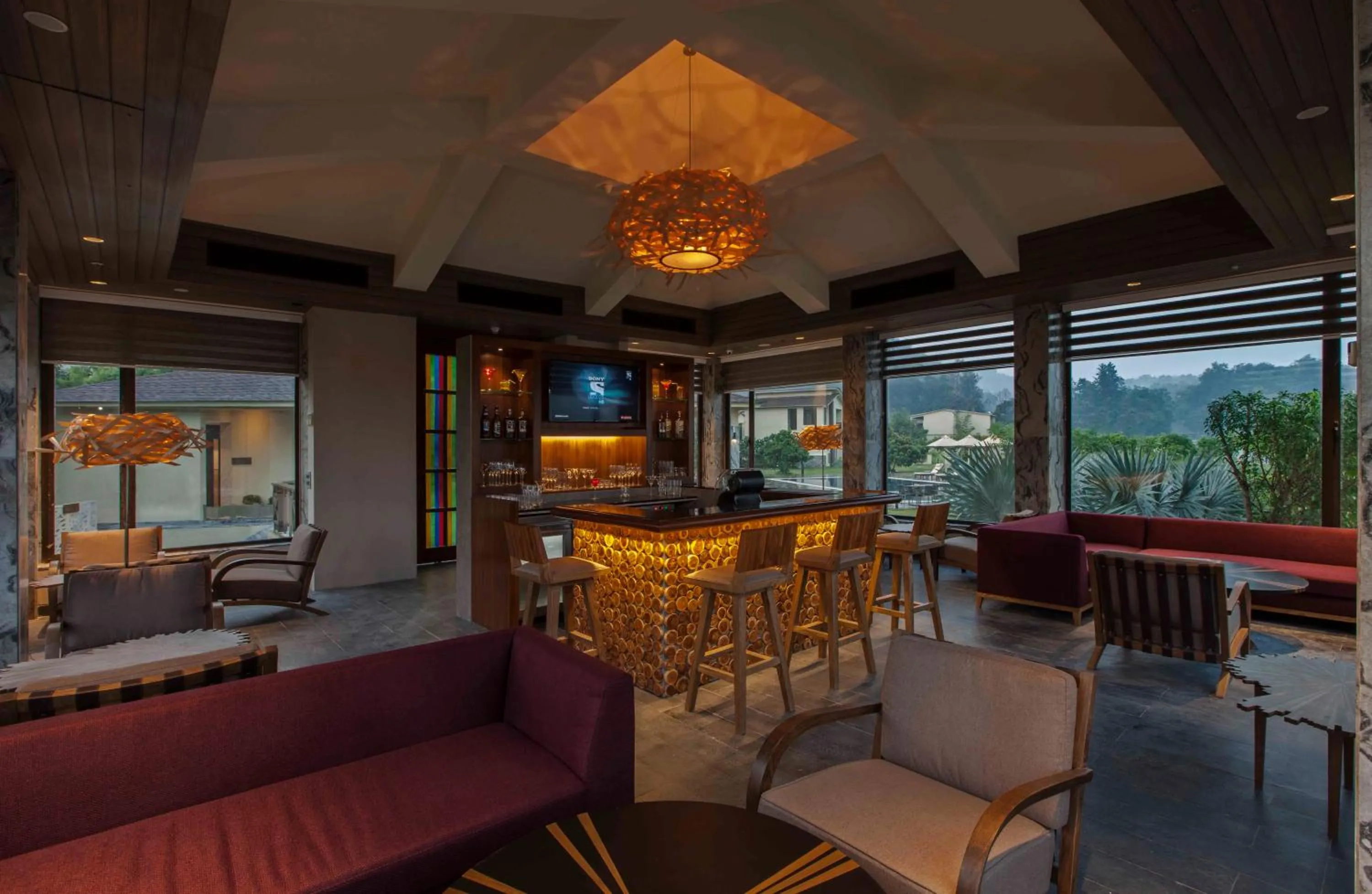 Drinks in Lemon Tree Premier, Corbett