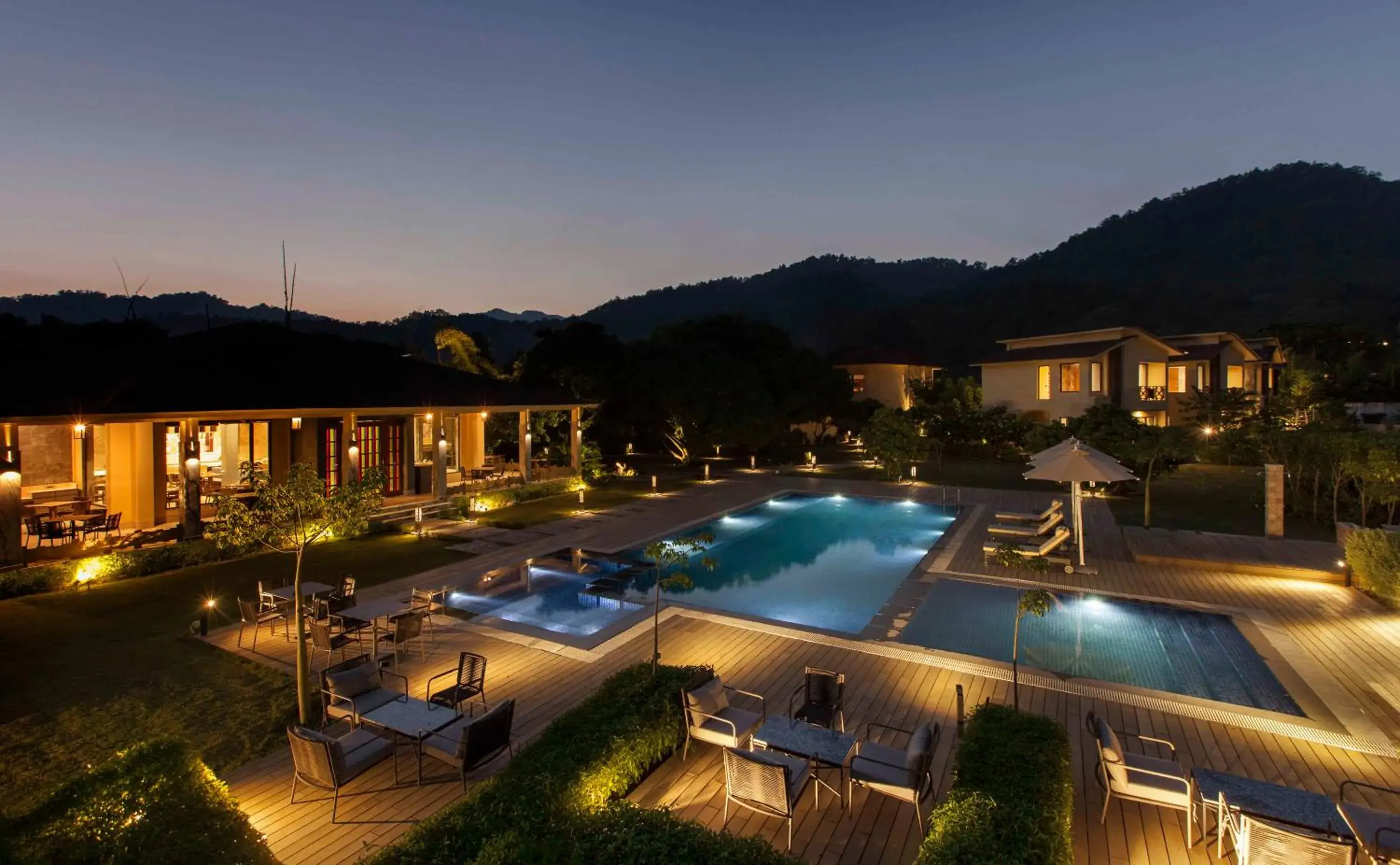 Swimming pool in Lemon Tree Premier, Corbett Swimming pool in Lemon Tree Premier, Corbett