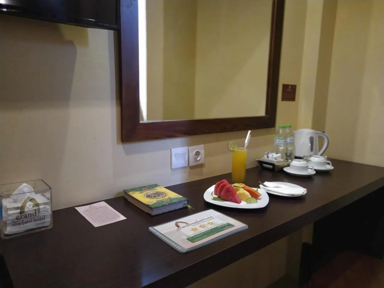 Coffee/tea facilities in Grand Madani Hotel