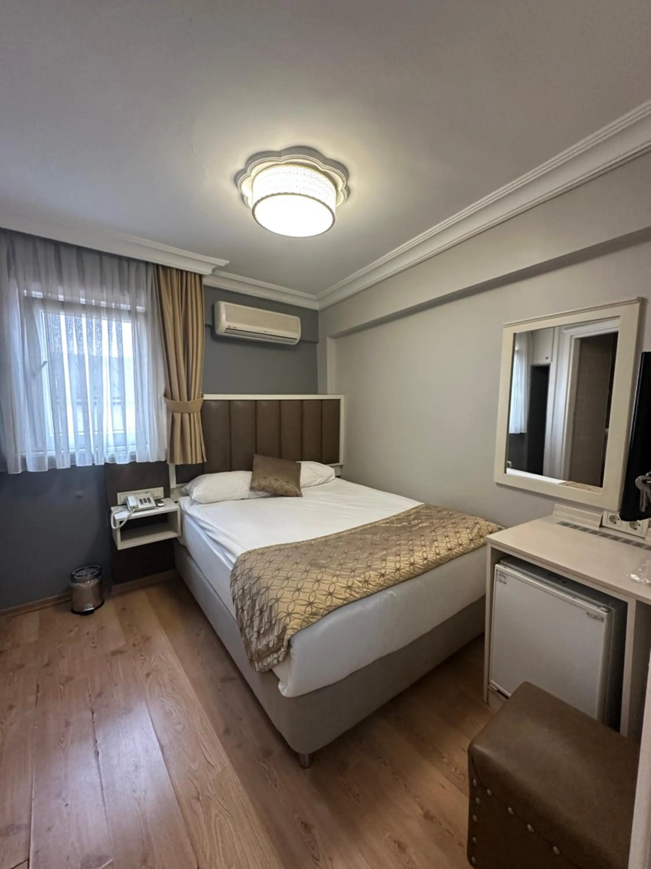 Bedroom, Bed in Hotel Süreyya