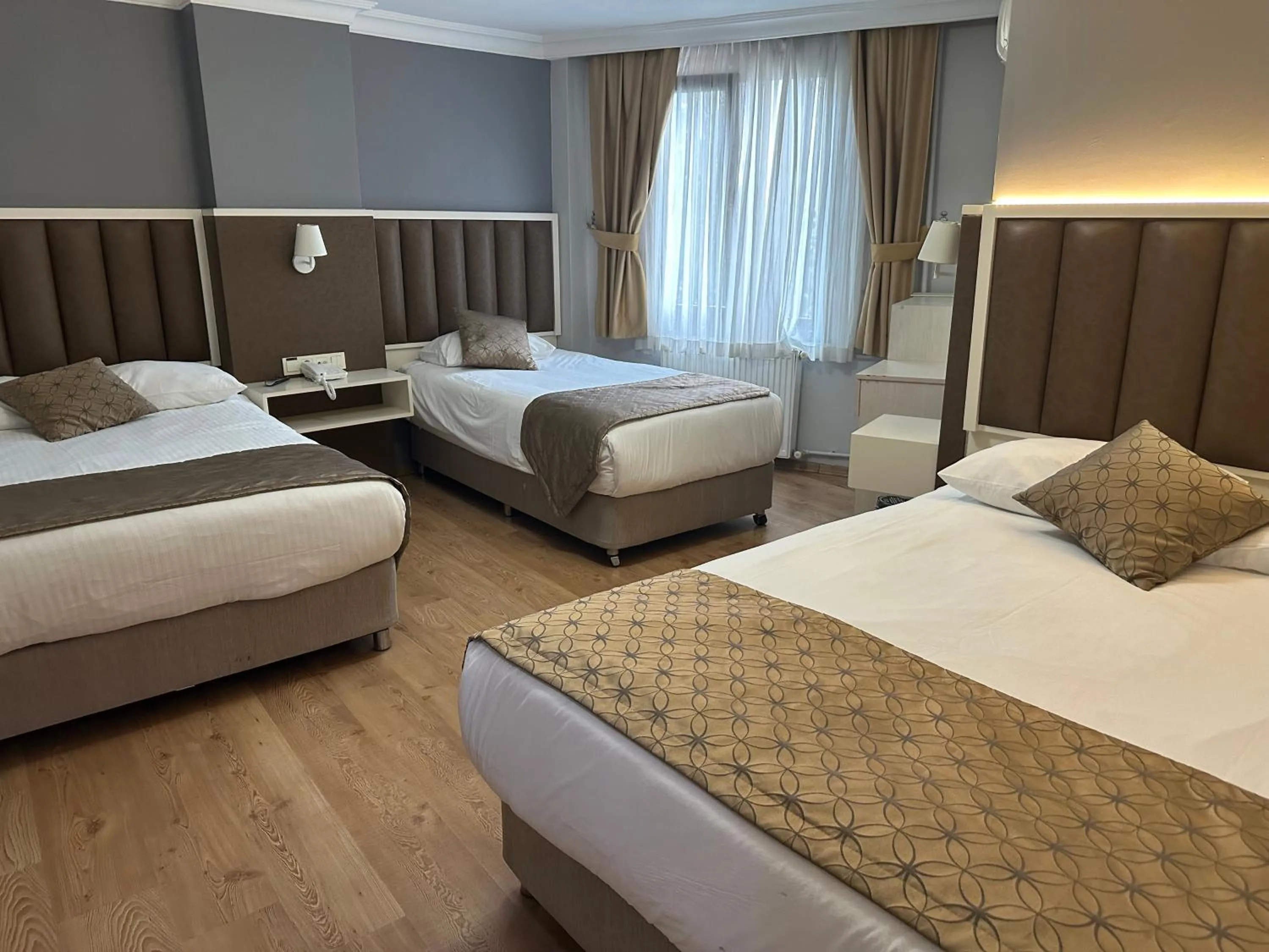Photo of the whole room, Bed in Hotel Süreyya
