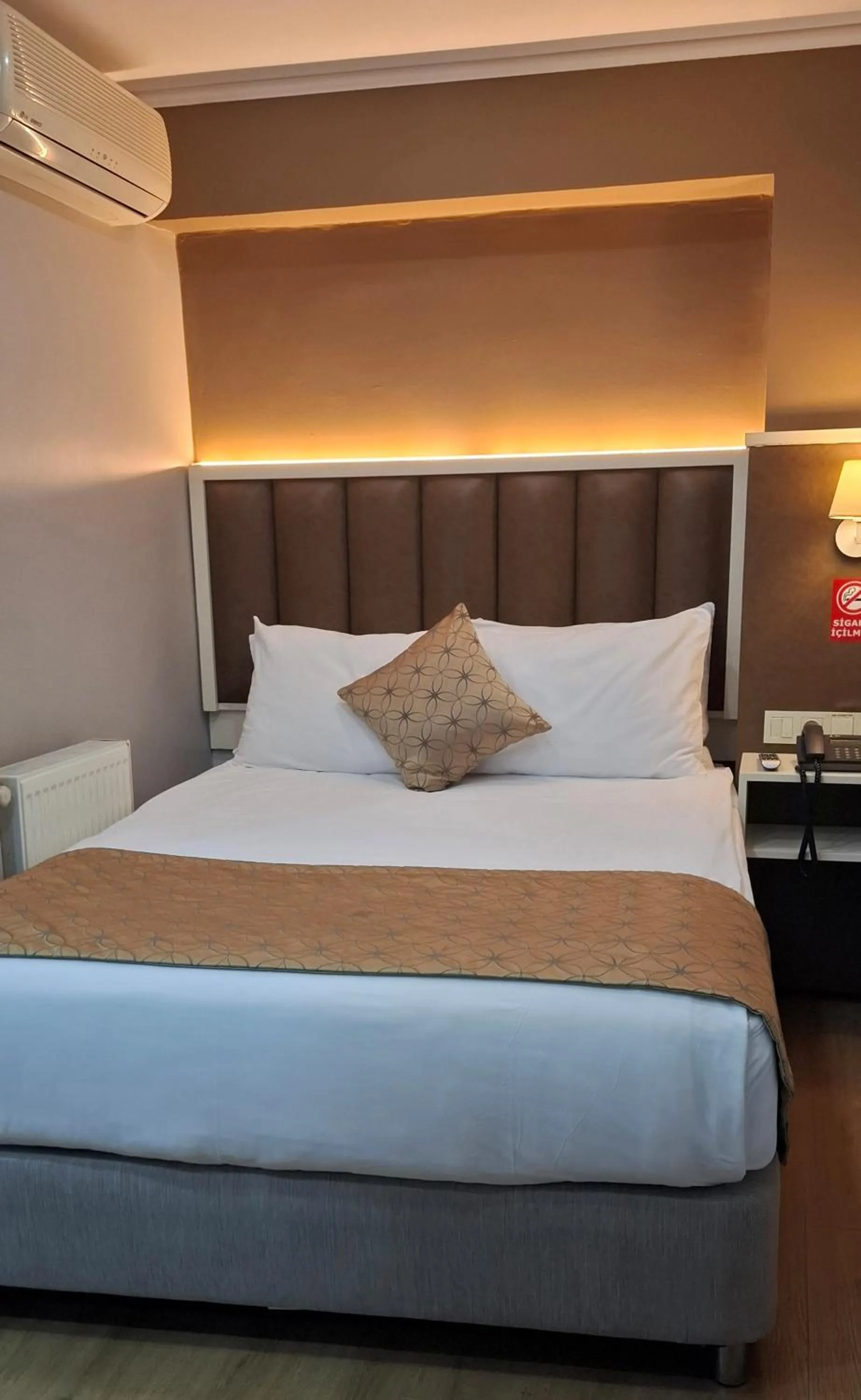 Bed in Hotel Süreyya