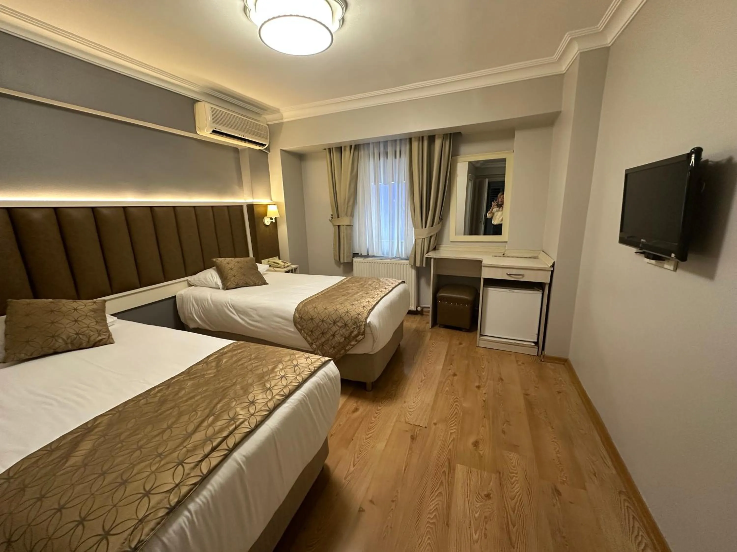 Photo of the whole room, Bed in Hotel Süreyya