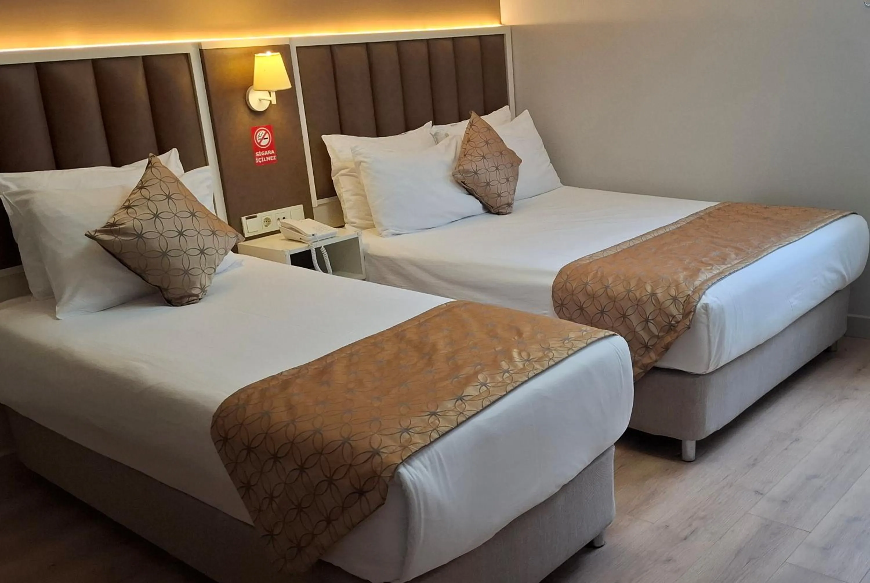 Bed in Hotel Süreyya