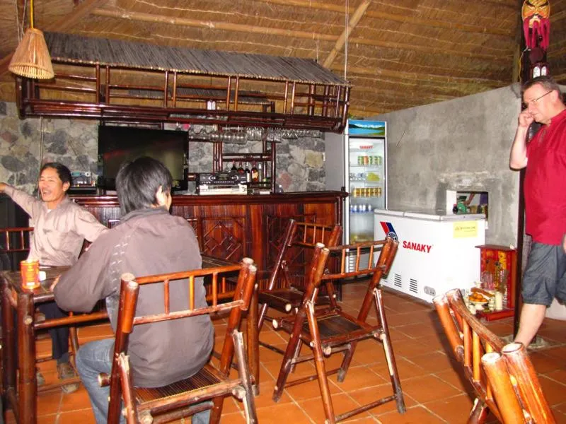 Restaurant/places to eat in Whisper Nature Bungalow & Resort