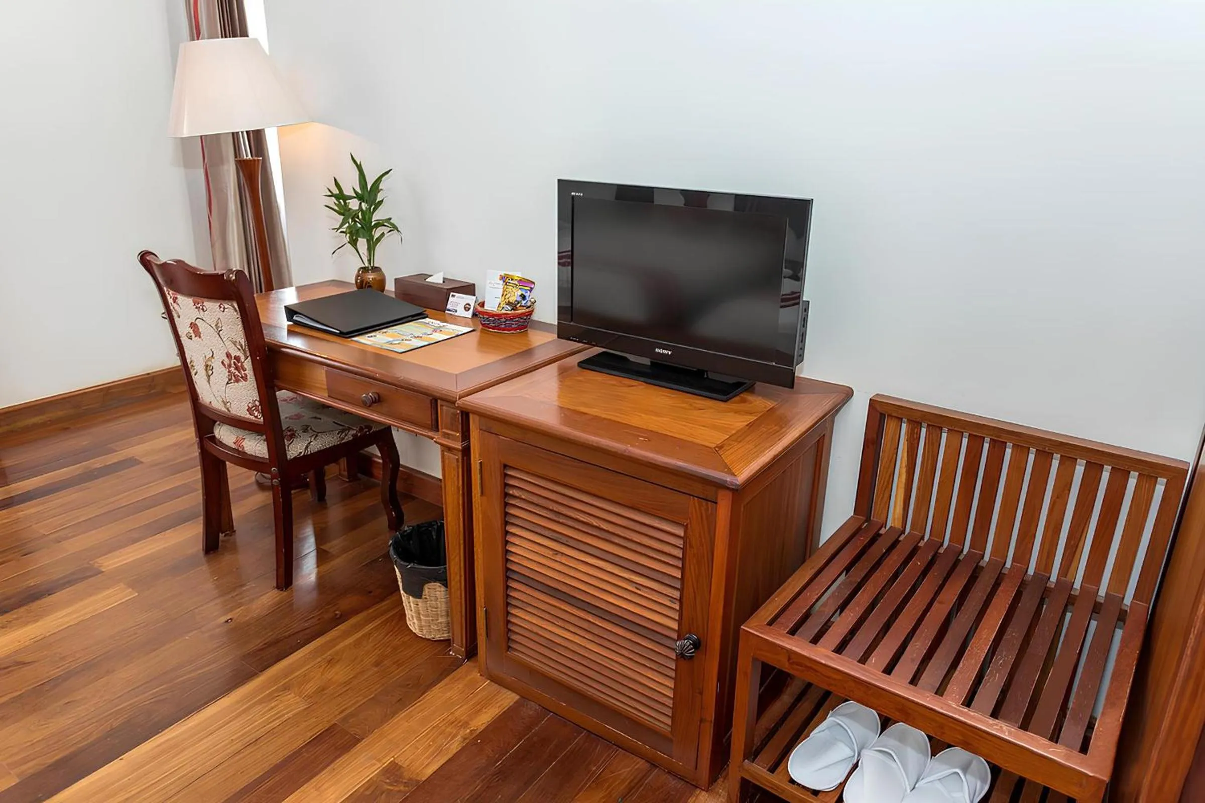 TV and multimedia in Cheathata CTA Hotel Siem Reap