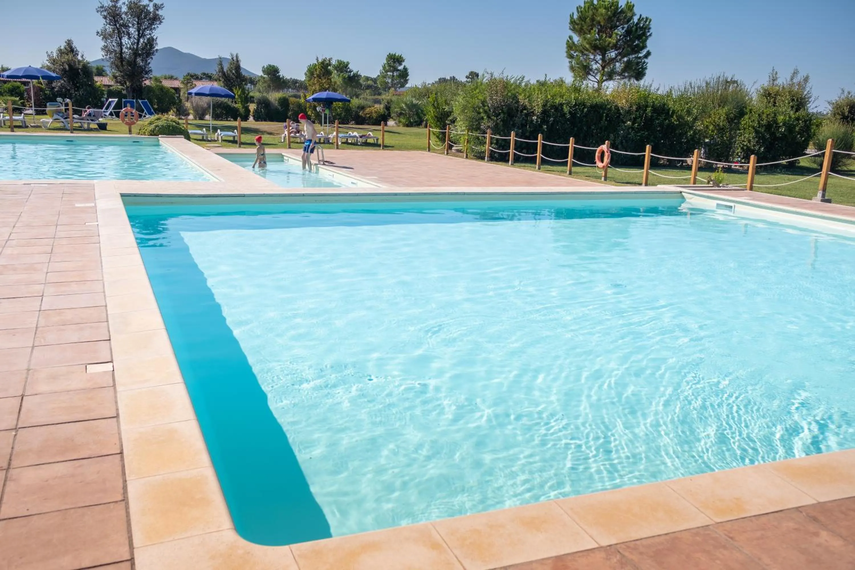 Swimming pool in Residenza Principina